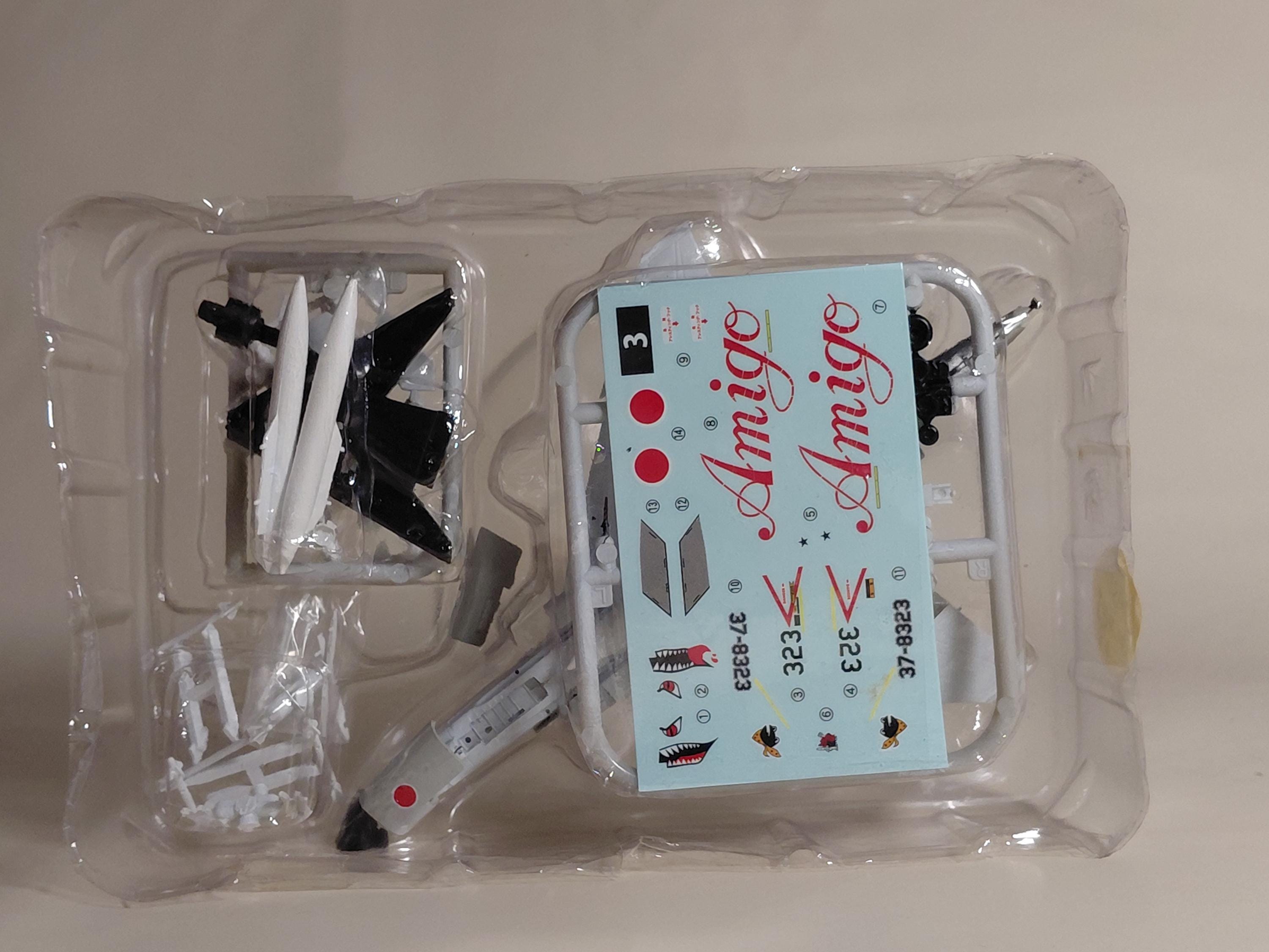 F-toys Special Paint Aircraft Collection 2 F-4EJ Kai 5th Air Wing 301st Squadron 1989 Paint Aircraft F4 Phantom