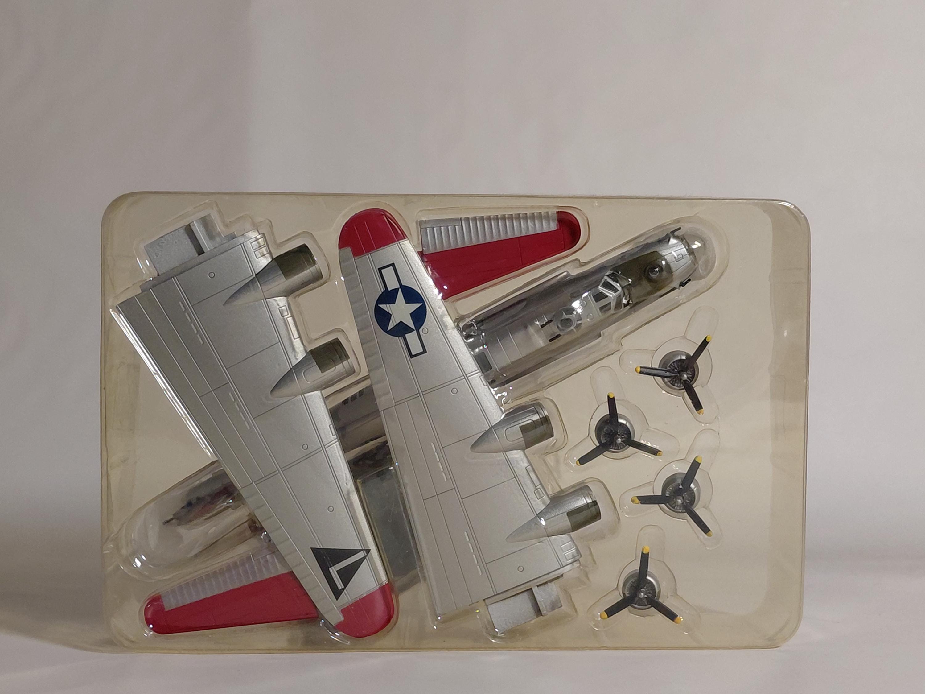F-toys Large Aircraft(Heavy Bomber) Collection 1/144 B-17G Flying Fortress #2B No. 532 Bombing Squadron 2