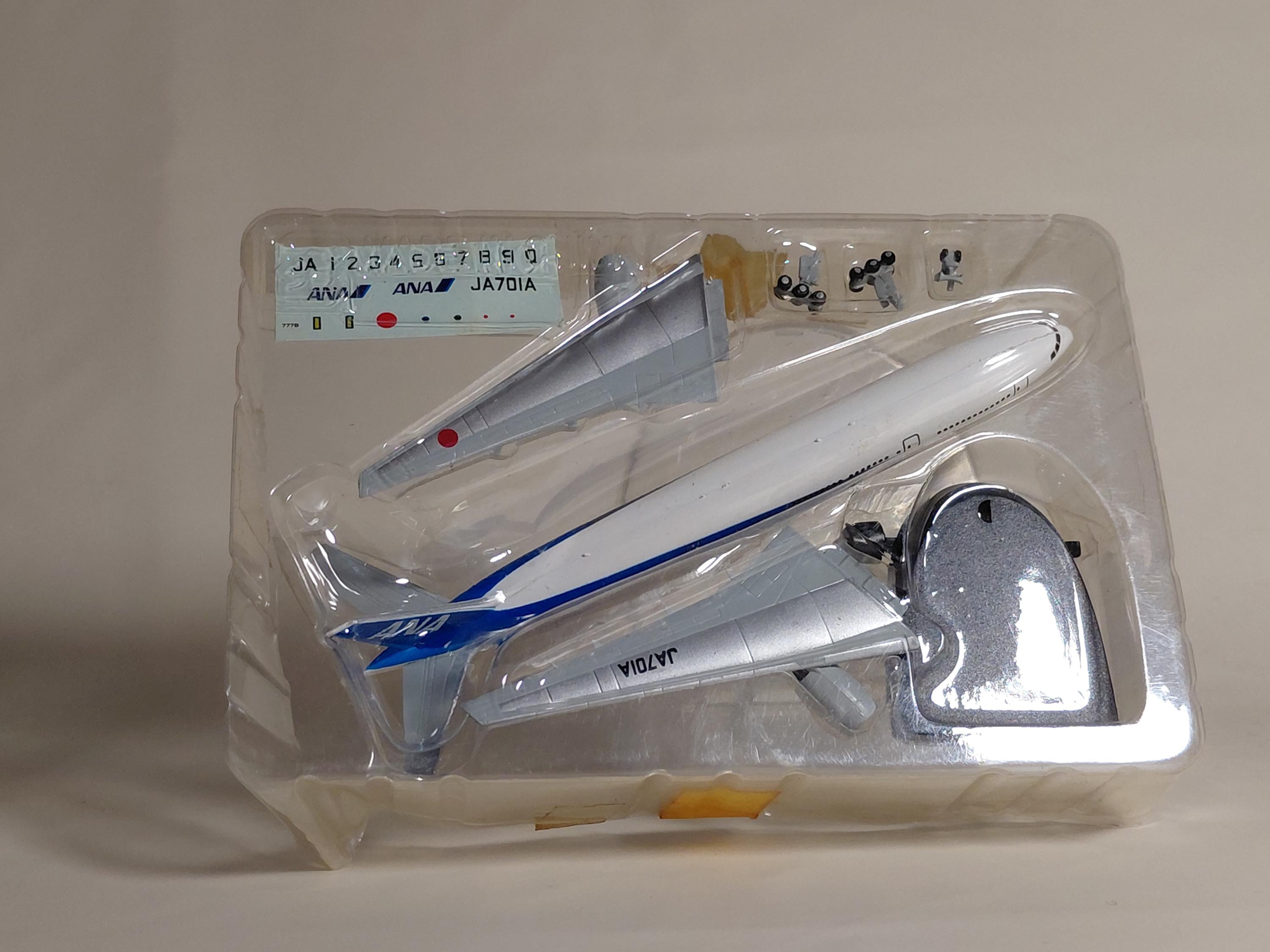 F-toys 1/500 ANA Wing Collection B777-200 JA701A