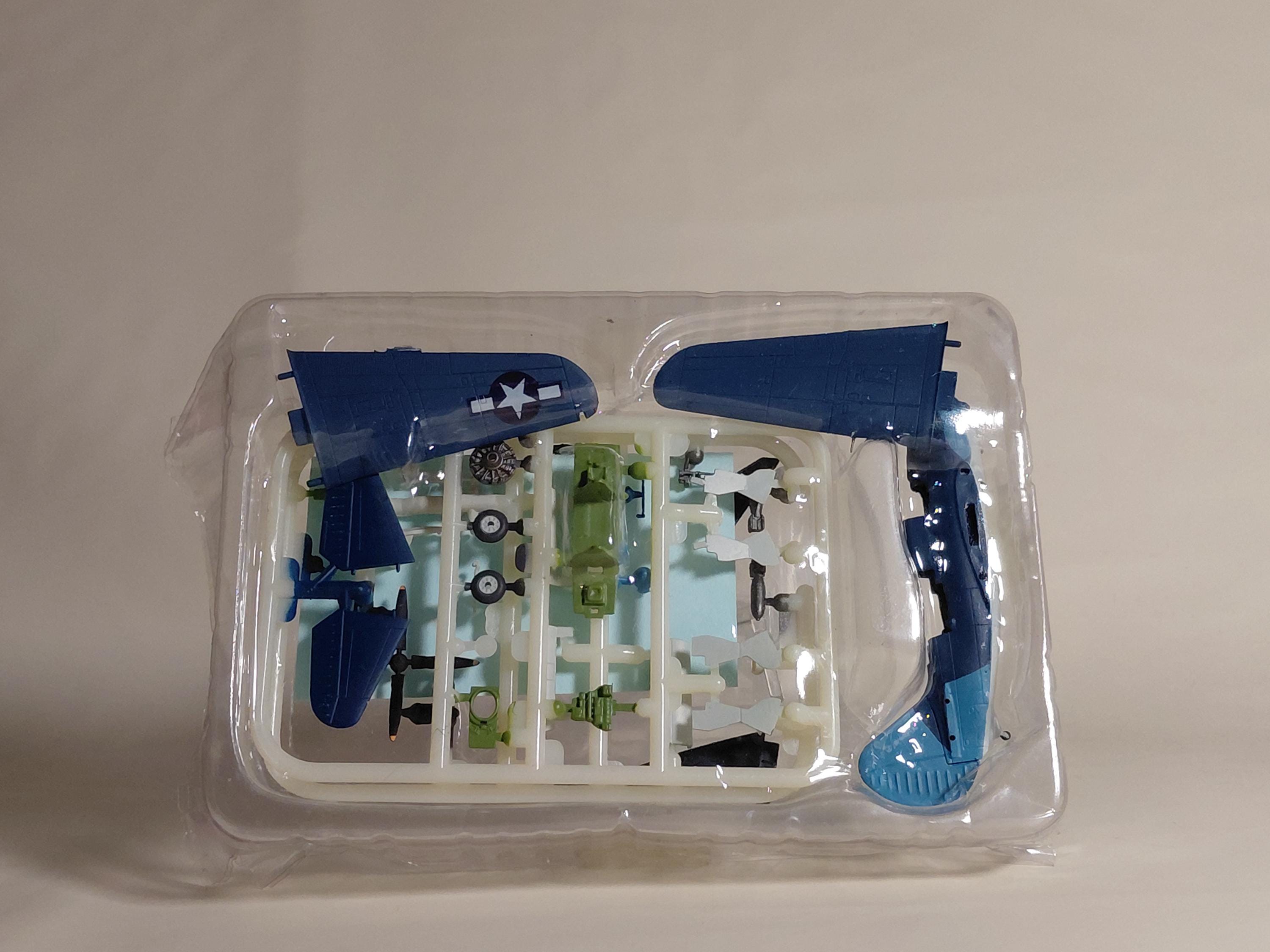 F-toysWing Kit Collection  VS5 1/144 SB2C-4 Helldiver US Navy 83rd Bombardment Squadron USS Essex #2E