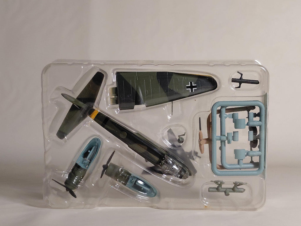 F-Toys 1:144 Twin Engine WWII Junkers Ju88A Ju88 German Luftwaffe Bomber #2A