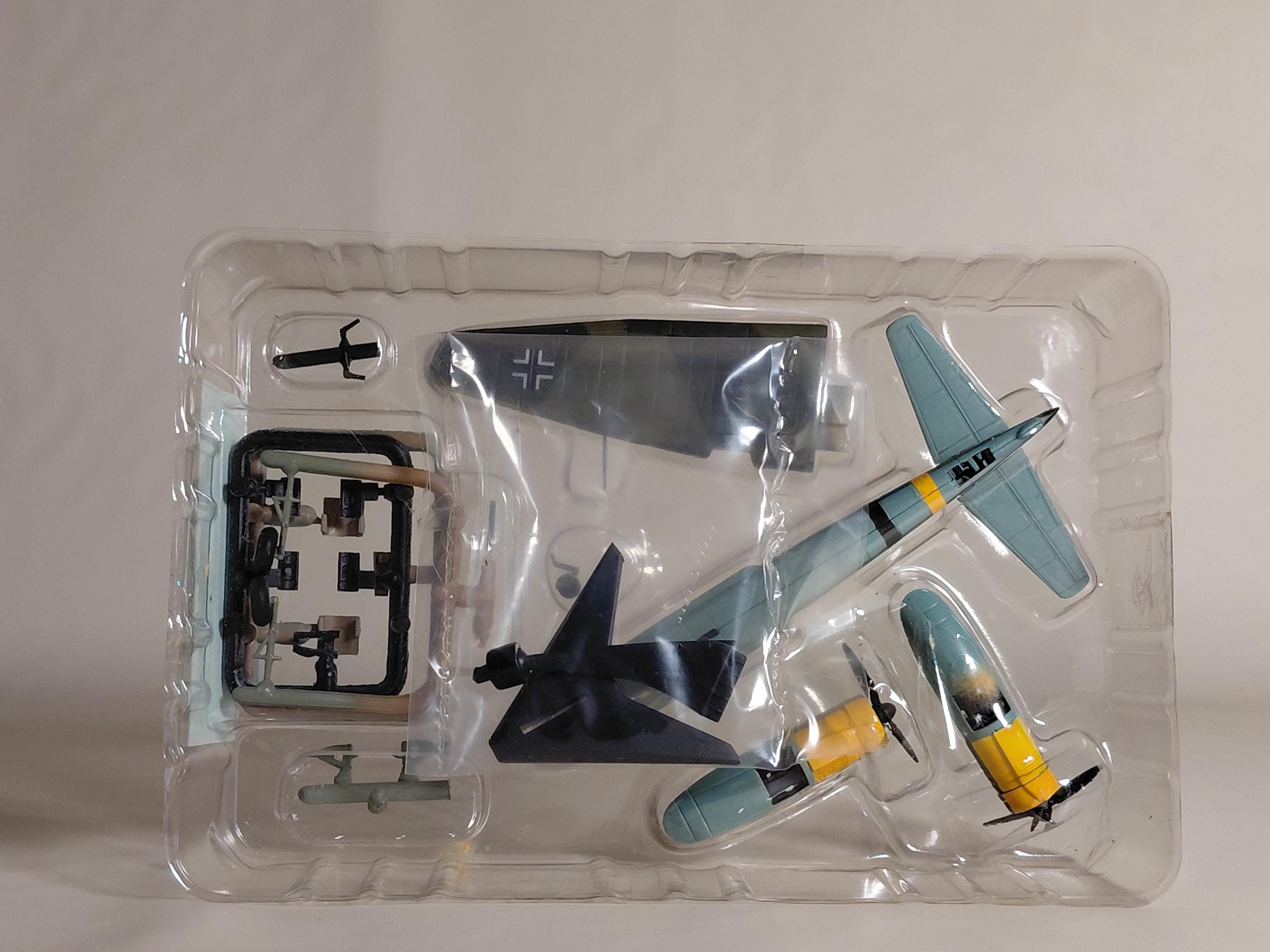 F-Toys 1:144 Twin Engine WWII Junkers Ju88A Ju88 German Luftwaffe Bomber #2A
