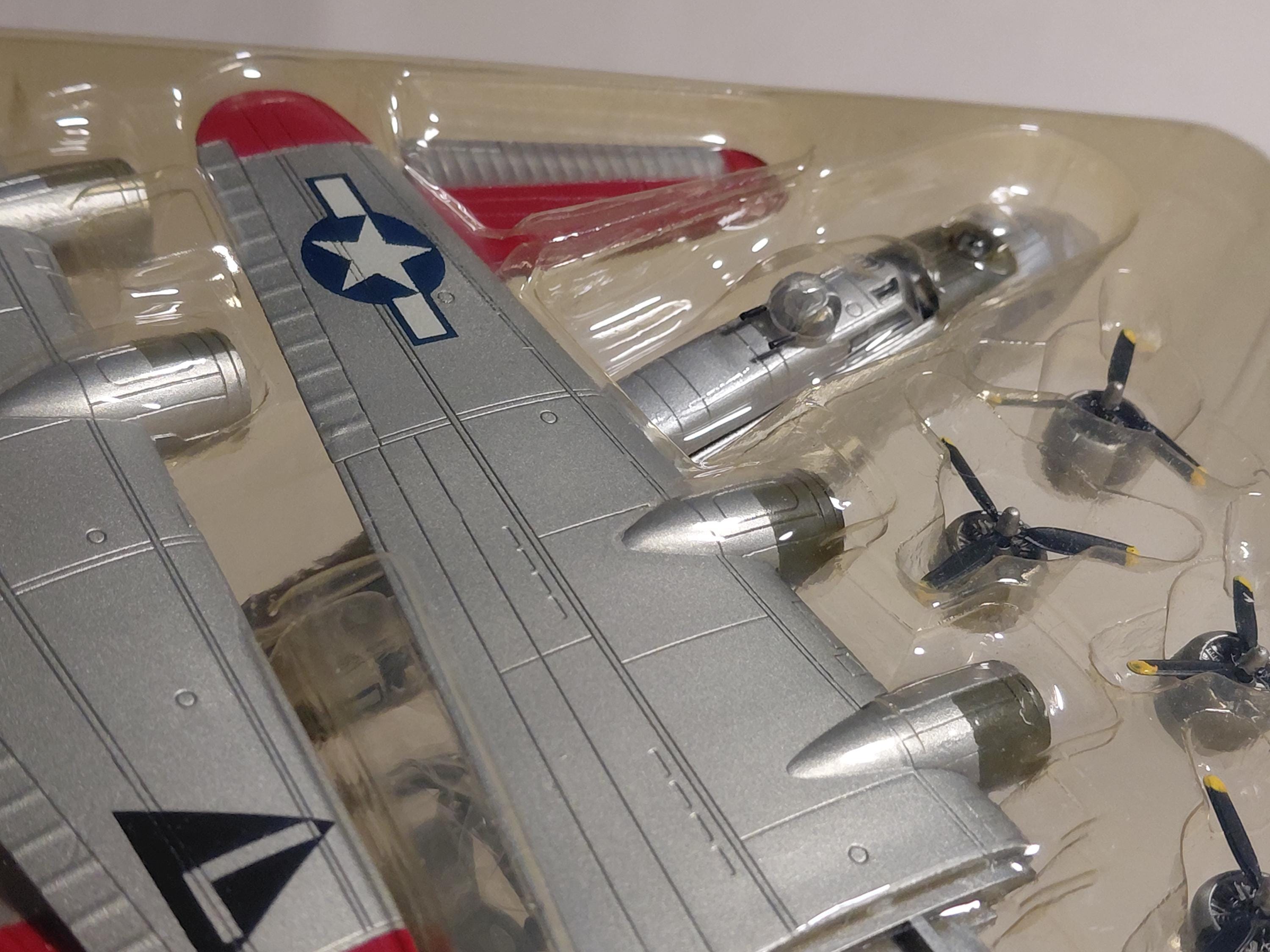 F-toys Large Aircraft(Heavy Bomber) Collection 1/144 B-17G Flying Fortress #2B No. 532 Bombing Squadron 2