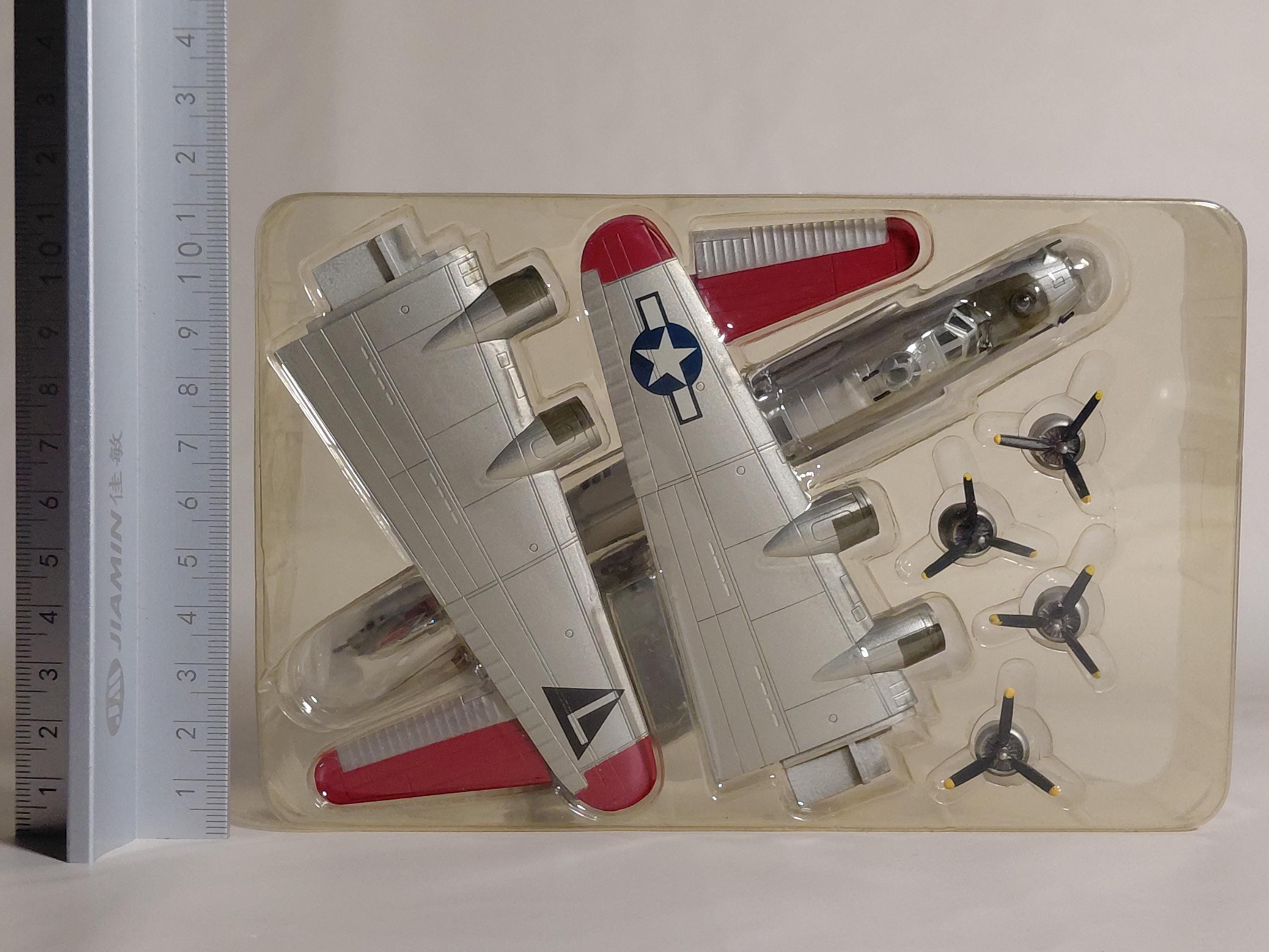 F-toys Large Aircraft(Heavy Bomber) Collection 1/144 B-17G Flying Fortress #2B No. 532 Bombing Squadron 2