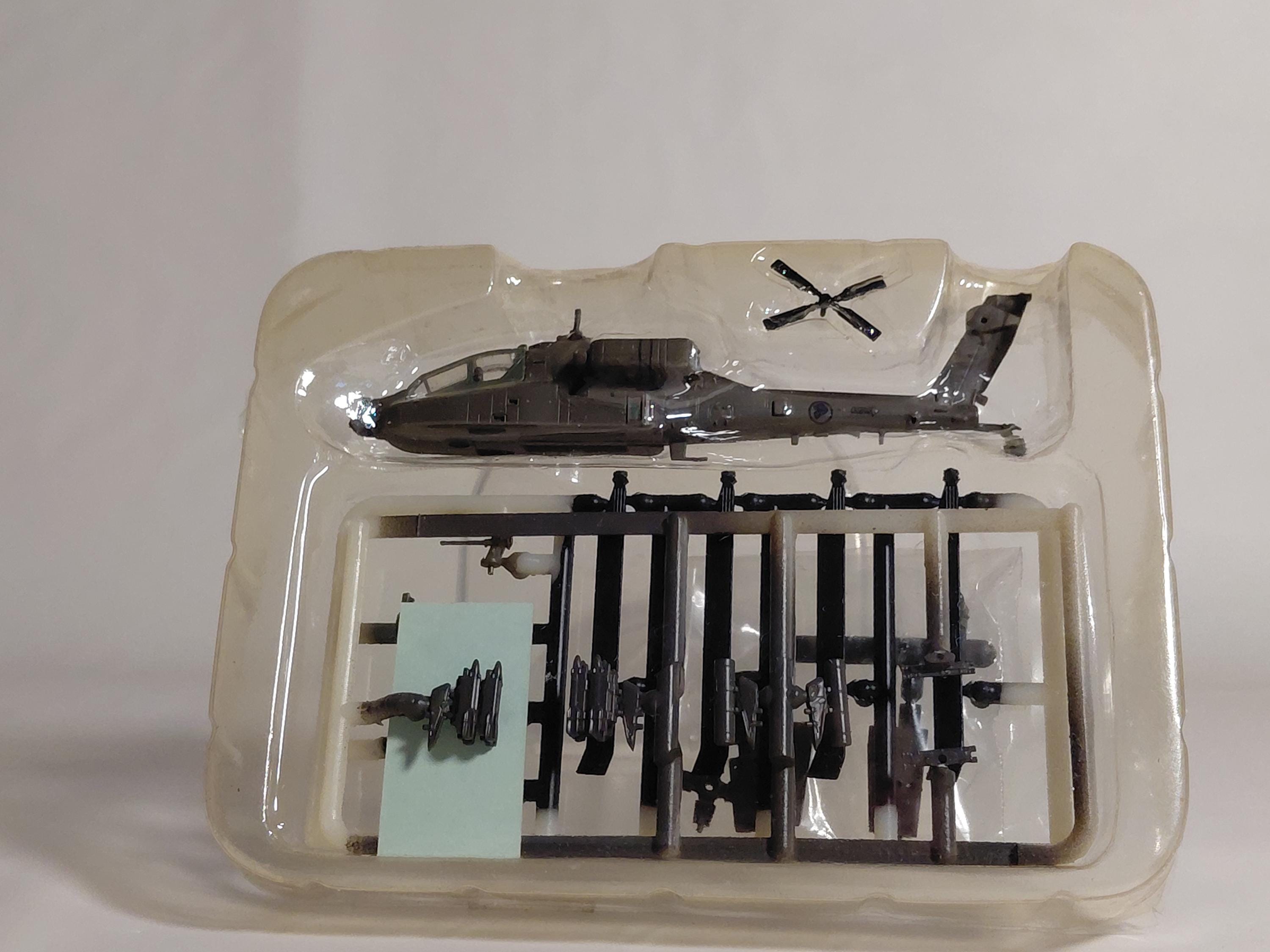 F-Toys 1/144 Scale Fighter Heliborne Collection 5 AH-64D Apache Longbow Singapore Air Force #2c