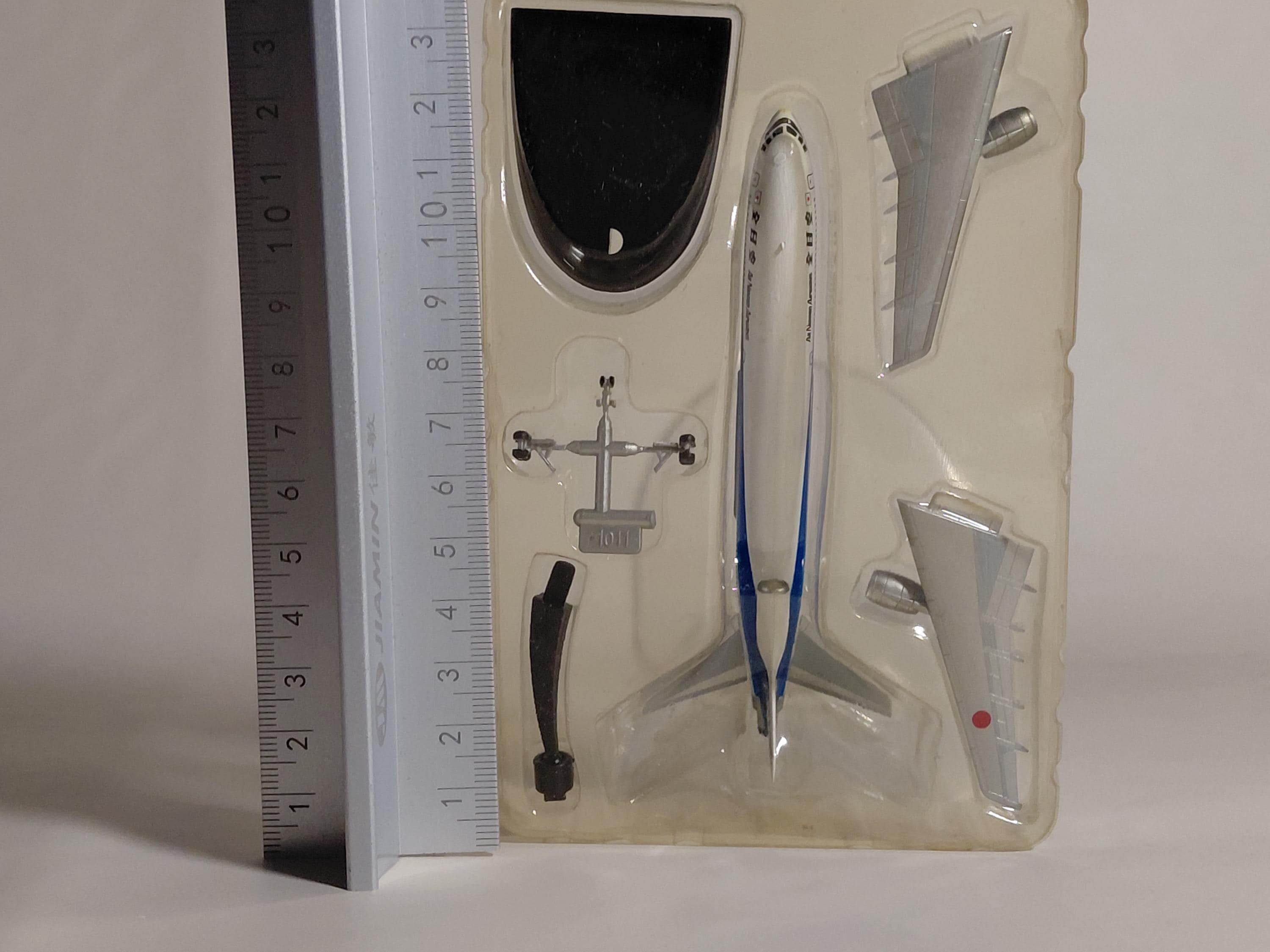 F-Toys 1/500 "ANA Wing Collection 3" [L-1011 Triton Blue Paint]