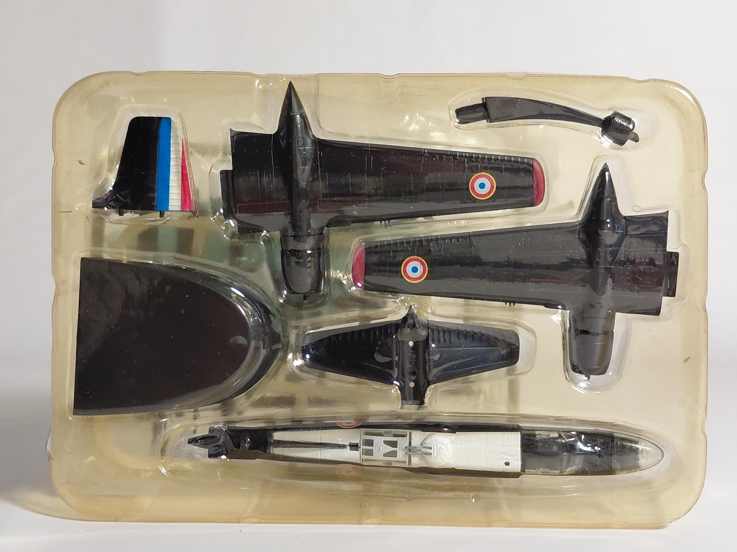 F-Toys 1/144 Large Aircraft Collection (Attacker Bomber) A-26 Invader French Air Force