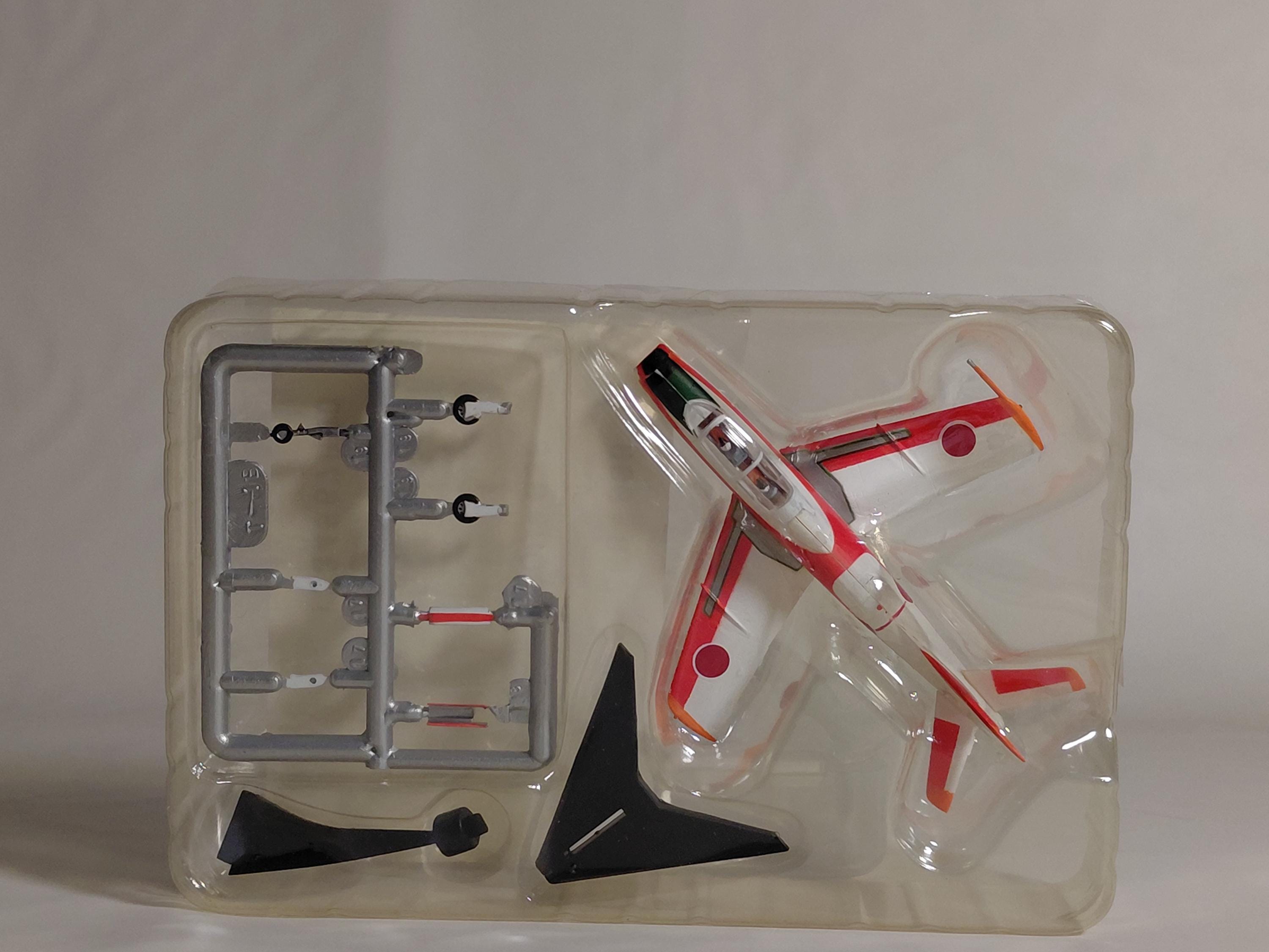 F-toys 1/144 JASDF Collection 2 T-1B #3A  5th Technical School White/Orange Komaki Air Base, Aichi Prefecture, 1982-2006