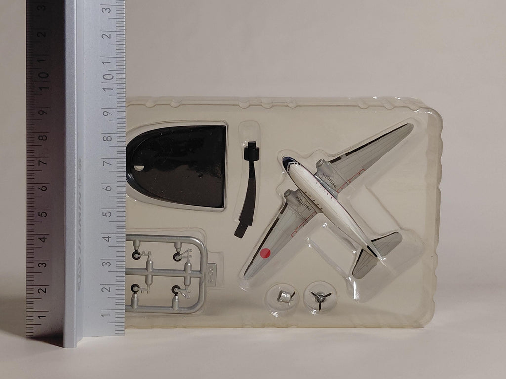 DC-3 ANA Wing Collection 3 by F-toys ANA 1/300 scale passenger aircraft All Nippon Airways