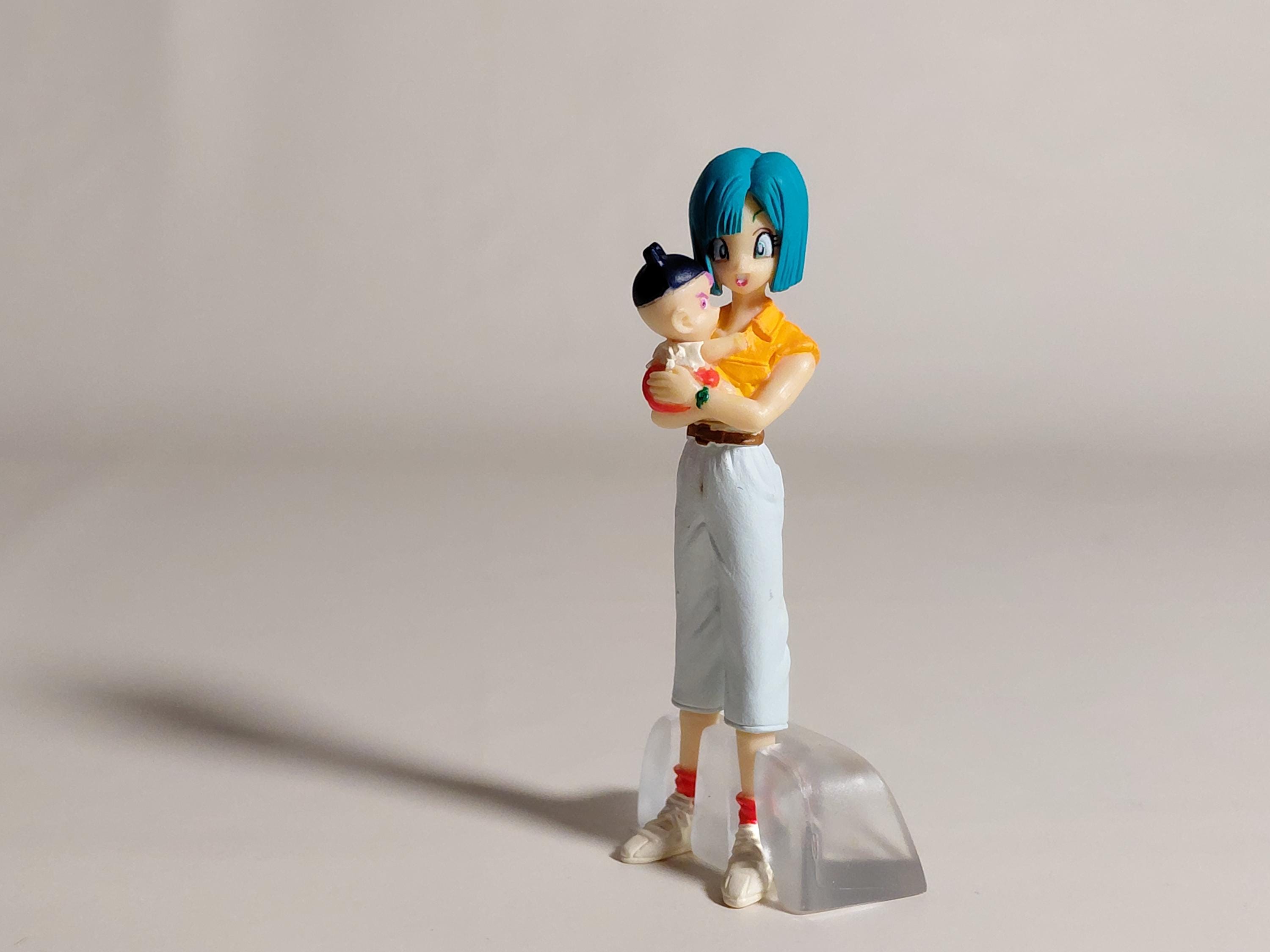DRAGON BALL Z Gashapon Figure Bulma With Baby Trunks HG Dragon Ball Kai