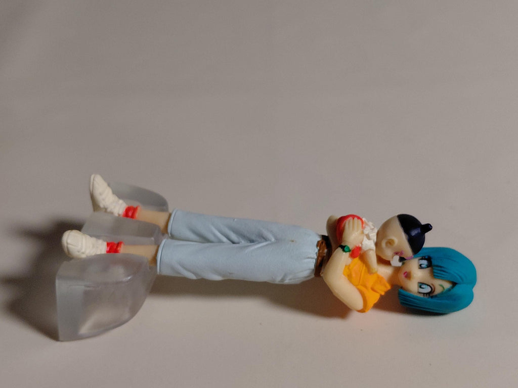 DRAGON BALL Z Gashapon Figure Bulma With Baby Trunks HG Dragon Ball Kai