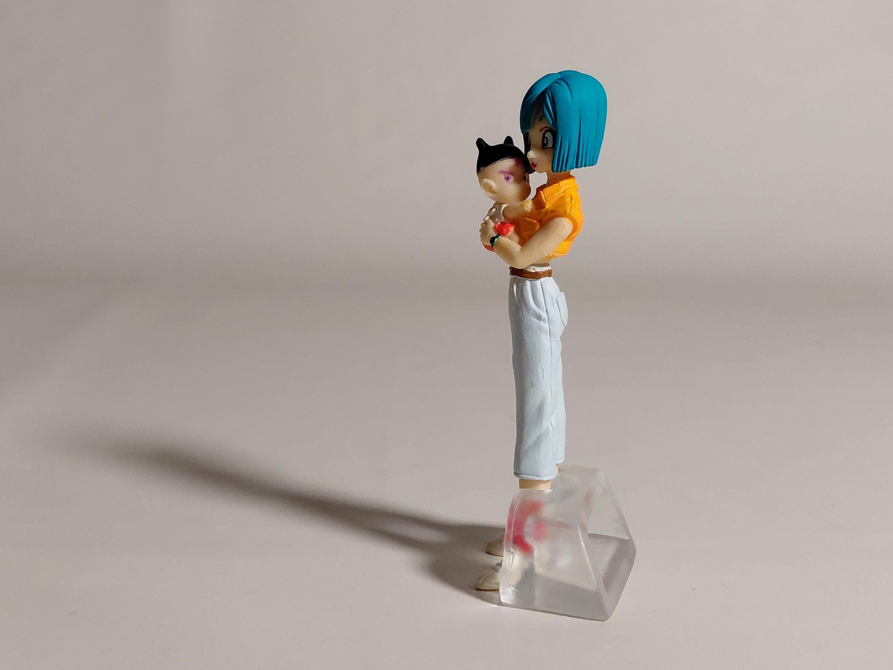 DRAGON BALL Z Gashapon Figure Bulma With Baby Trunks HG Dragon Ball Kai