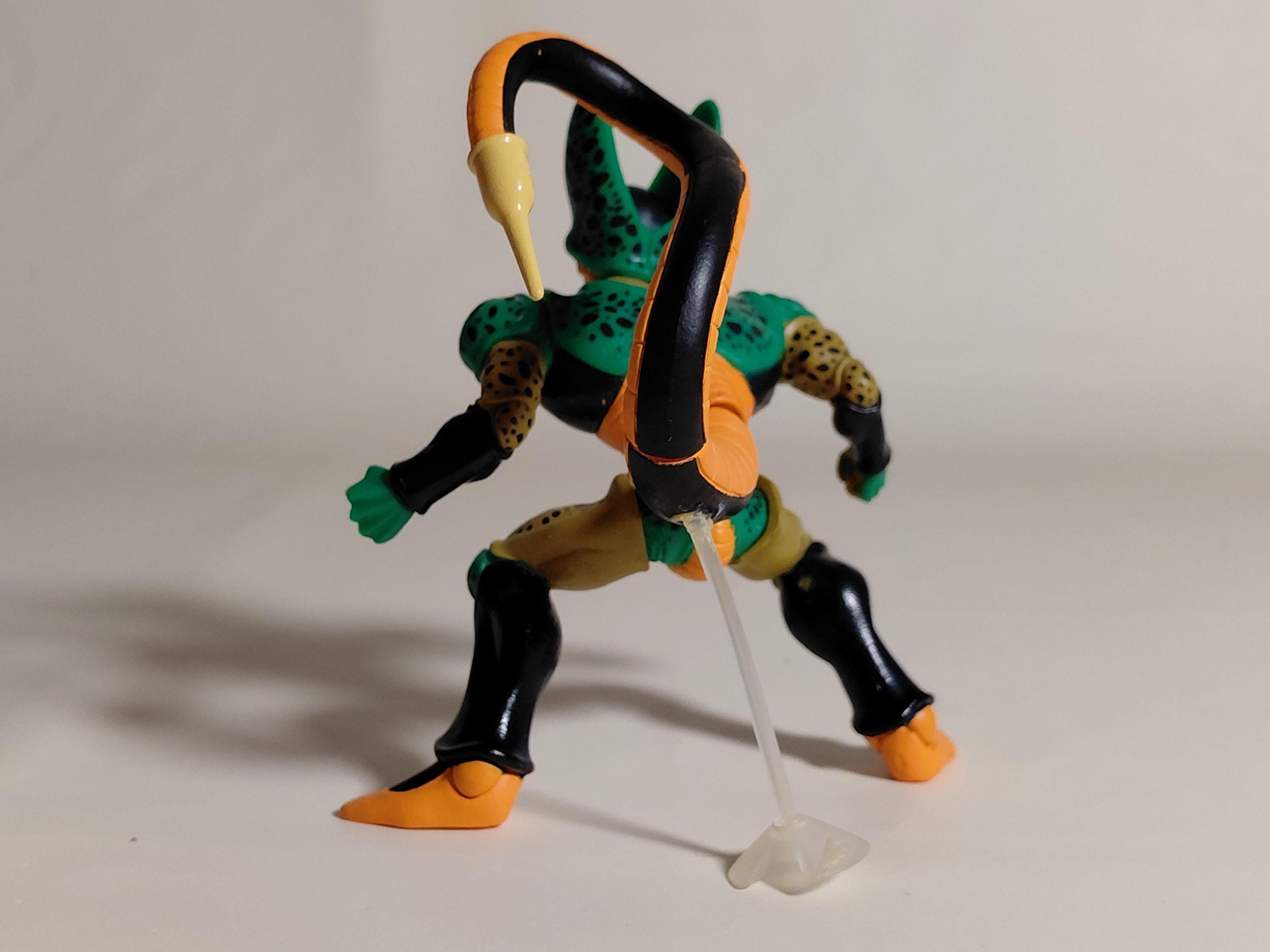 2004 HG 05 Vintage Dragon Ball Z ~ Cell 2nd form Gashapon Bandai