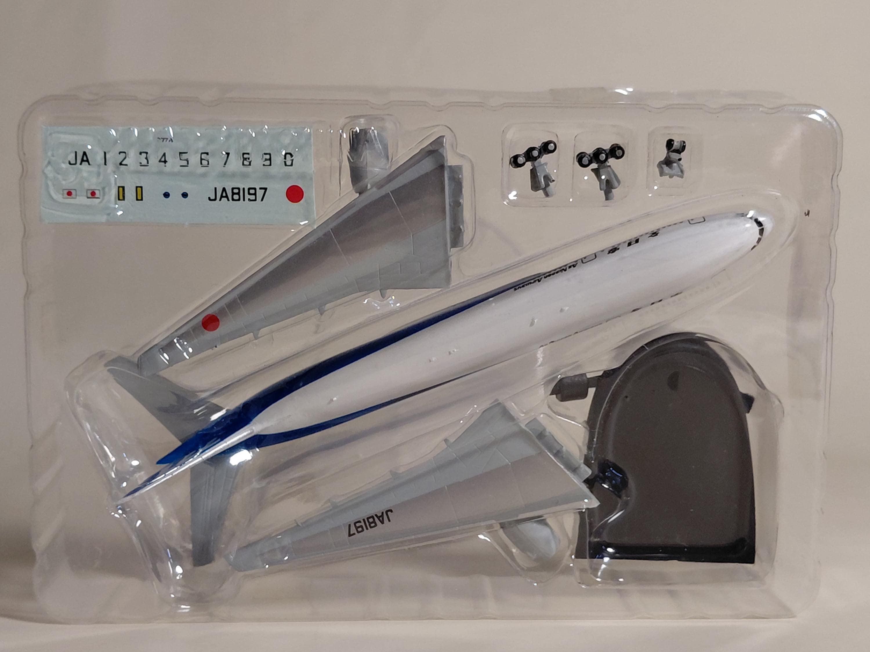F-TOYS ANA Wing Collection JA8197 / Boeing B777-200