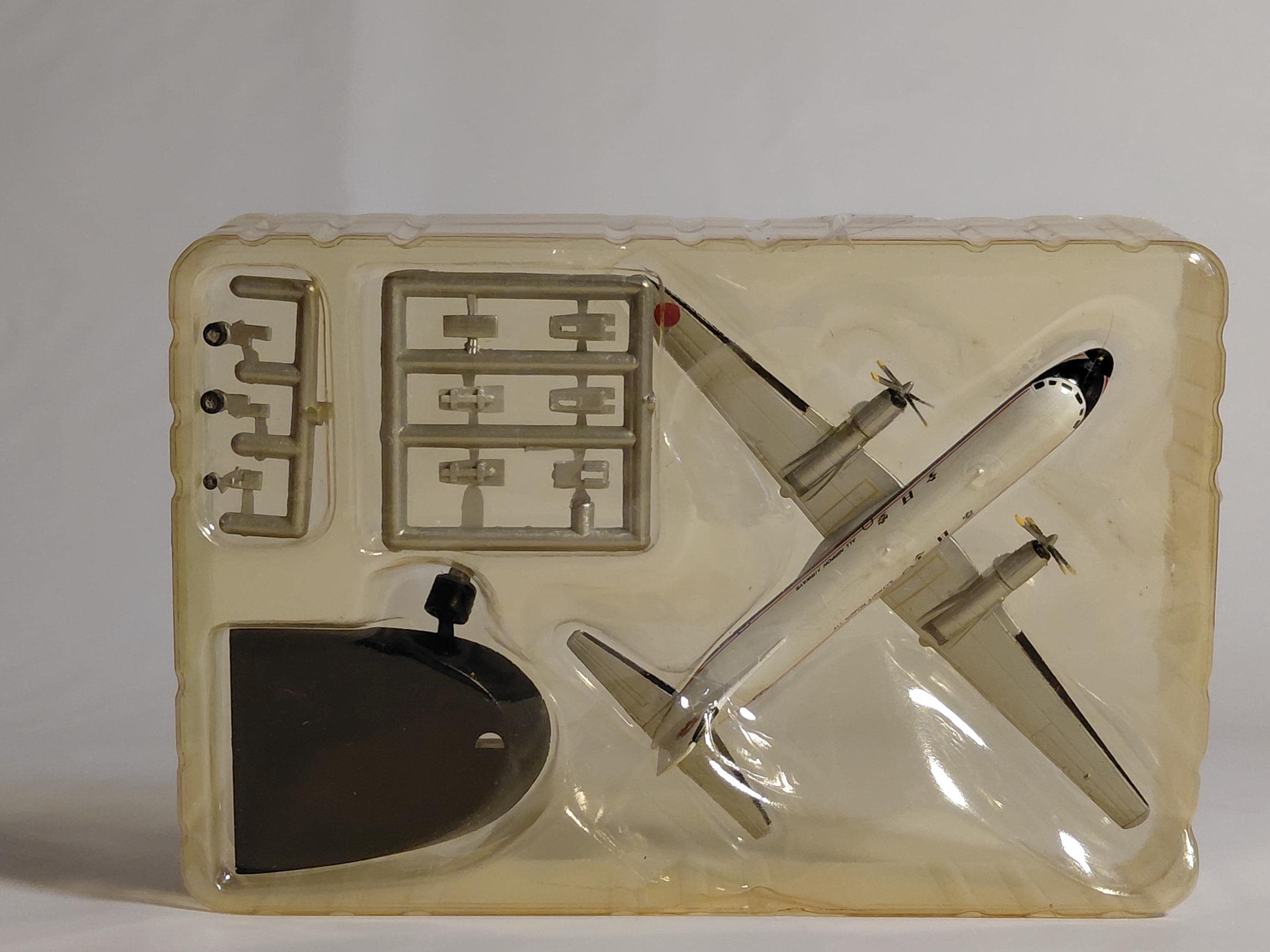 F-toys YS-11 ANA Early Paint Retsuden 1/300 Airplane