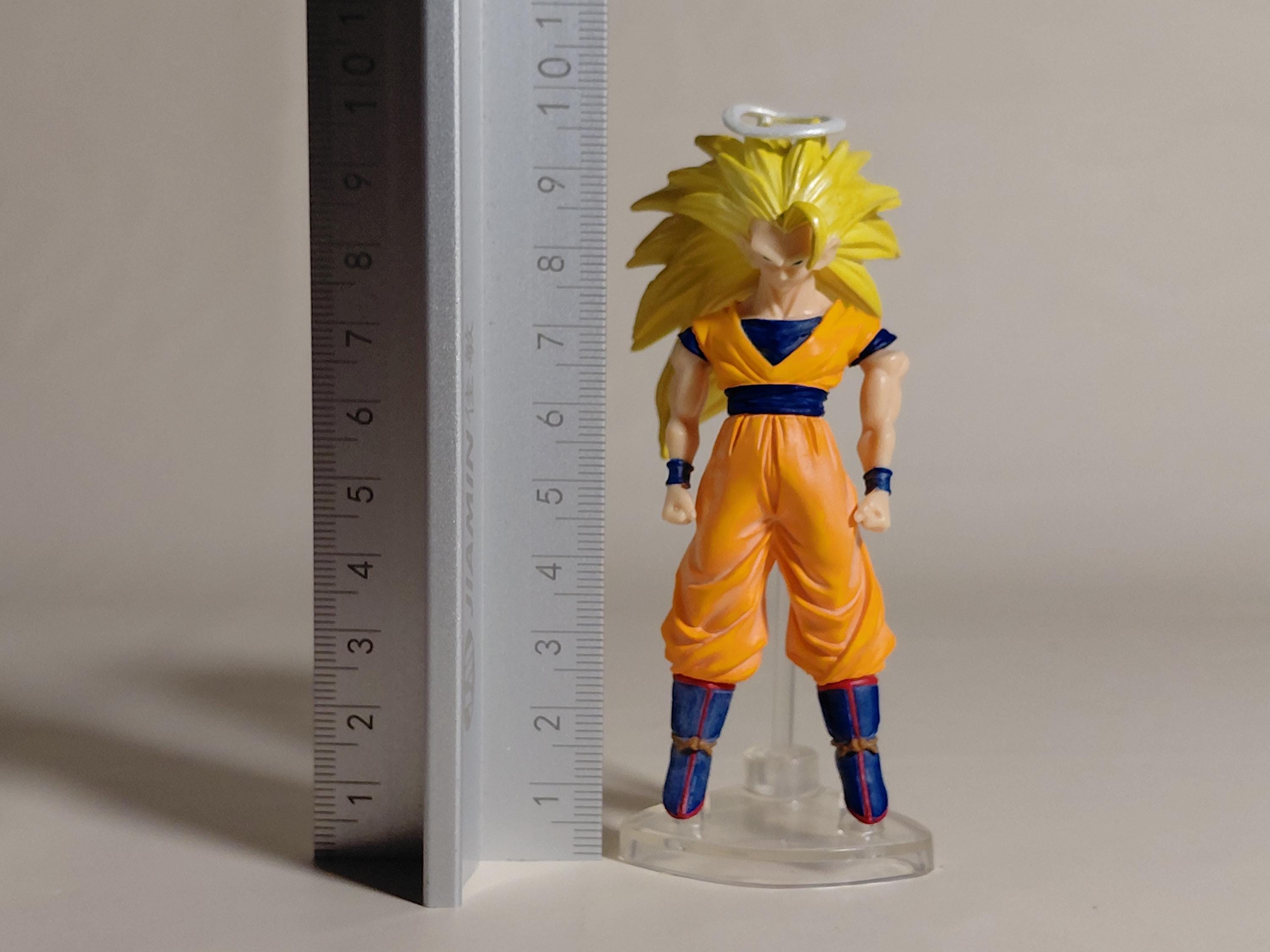 Dragon Ball Z Super Saiyan Son Goku HG Gashapon Mini Figure 2005 Bandai