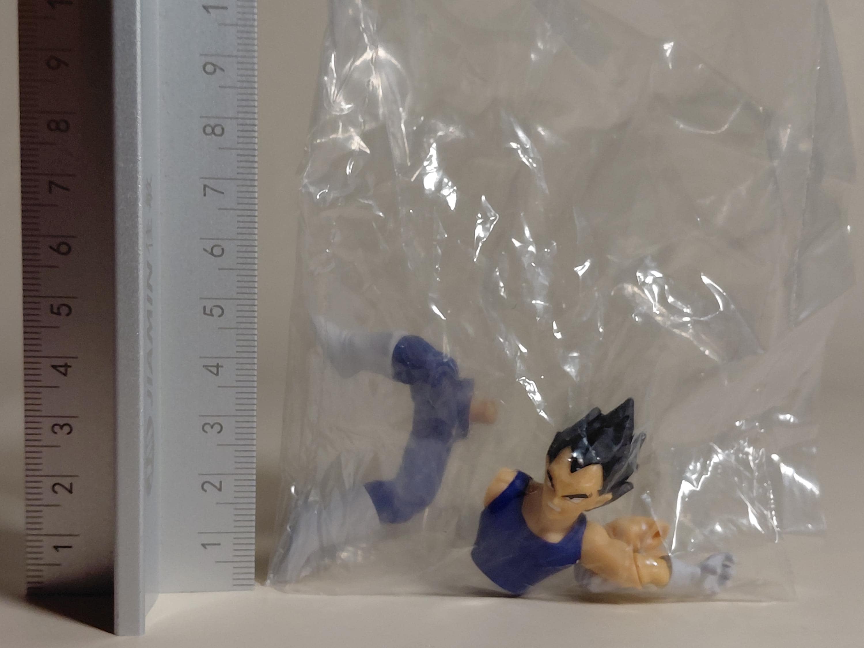Dragon Ball Z 2 Vegeta HG Plus Gashapon Action Pose Figure