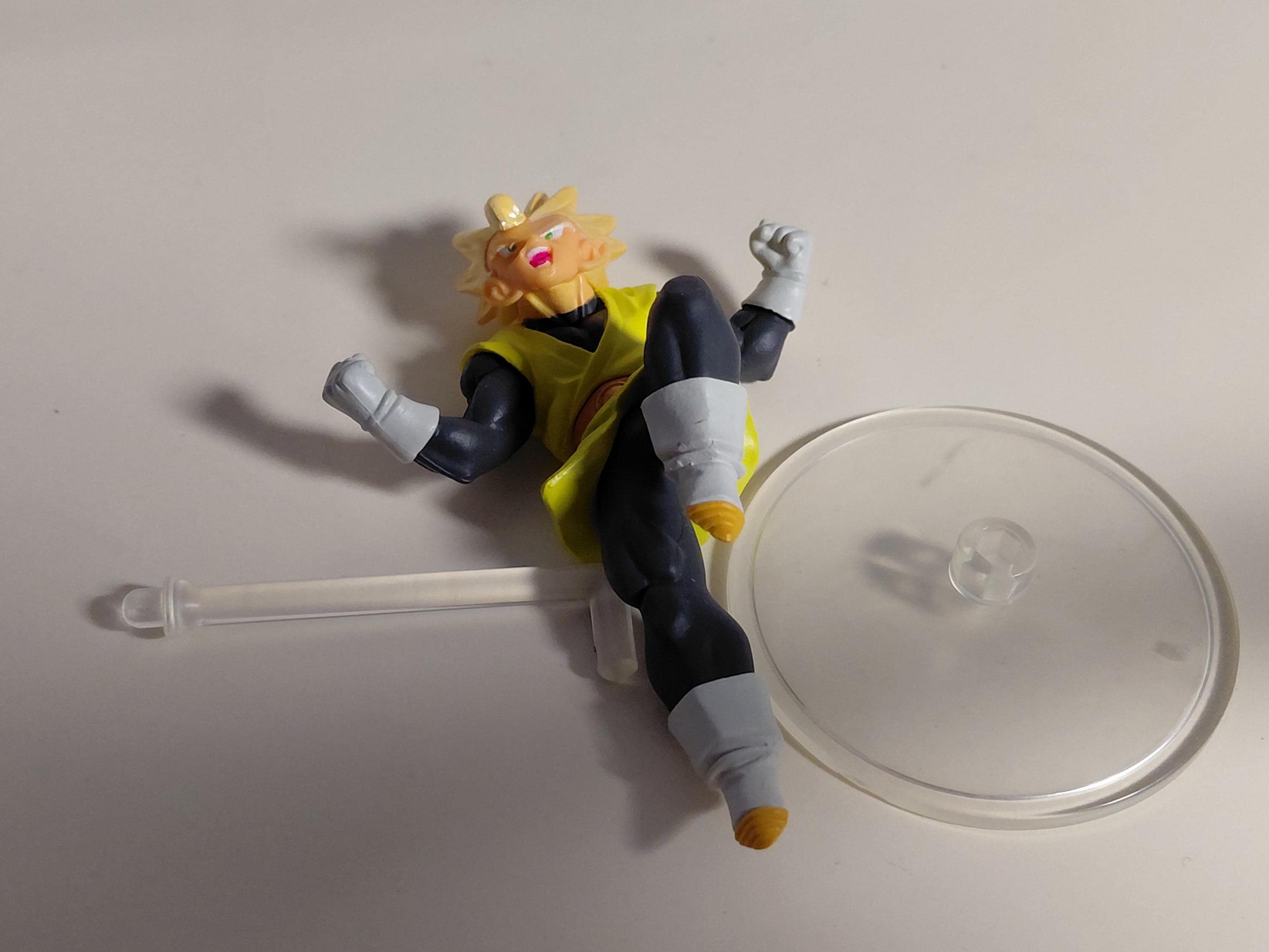 Bandai Dragonball Z 16 HG Gashapon FigureSon Gohan (Super Saiyan 2)