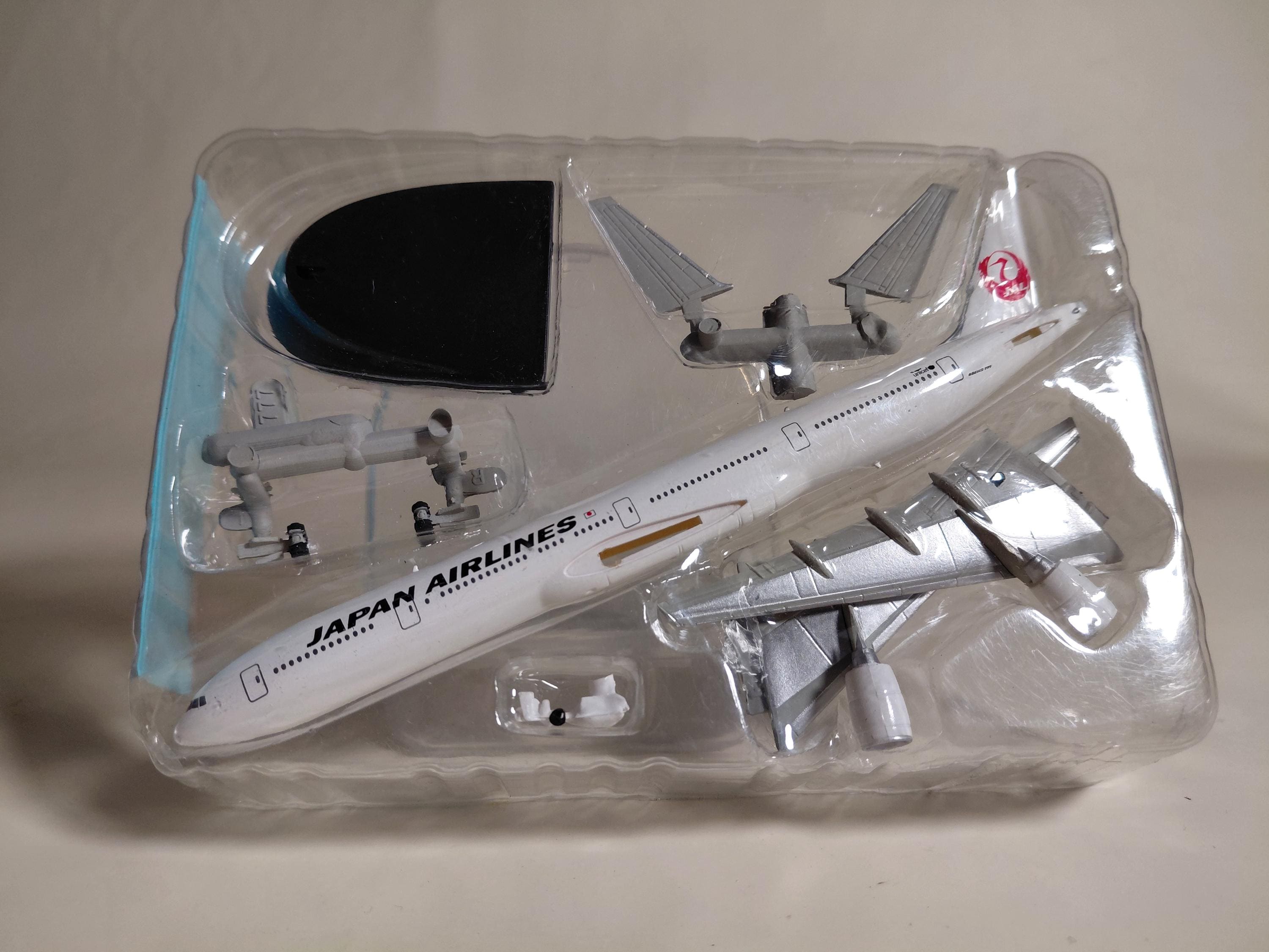 F-toys 1/500 JAL Wing Collection 6 #4 Boeing 777-300
