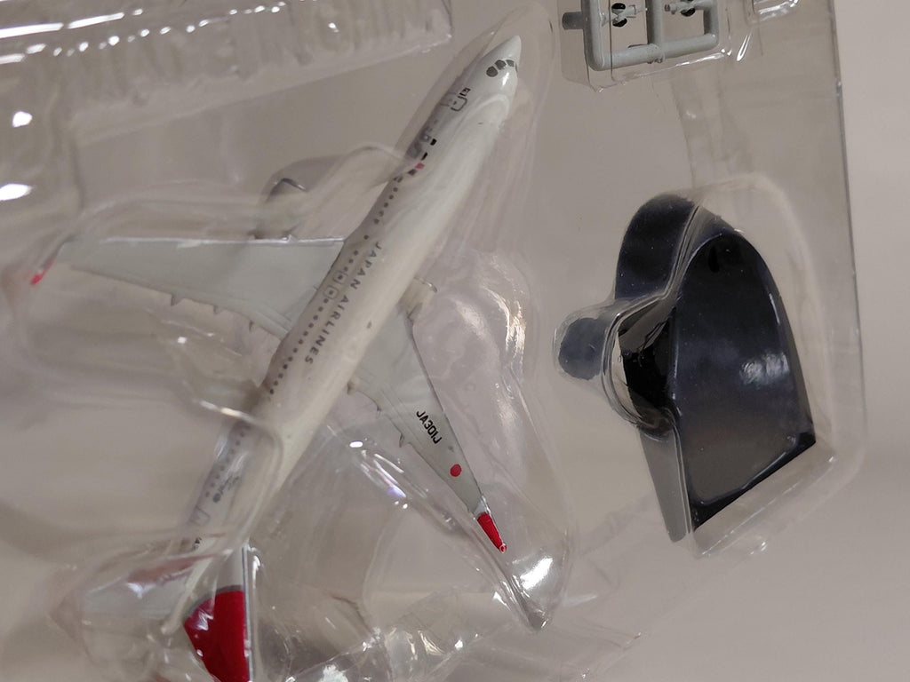 F-toys JAL Wing Collection [737-800] JA30LJ