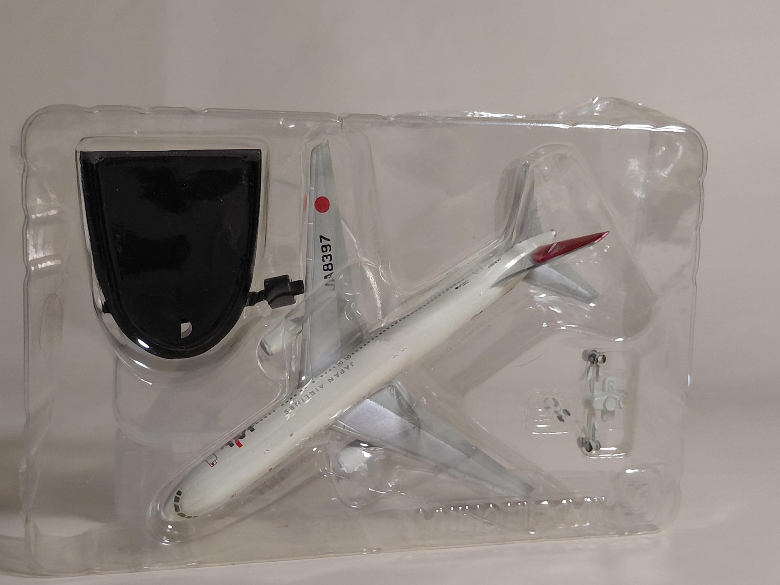 F-toys JAL Wing Collection BOEING 767-300 JA8397 airplane model kit, 1/500