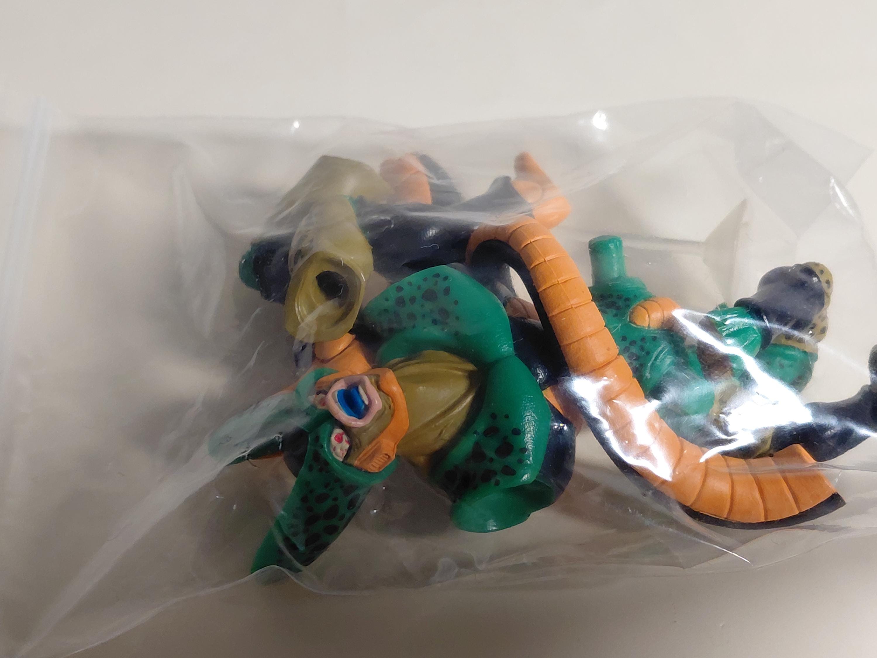 2004 HG 05 Vintage Dragon Ball Z ~ Cell 2nd form Gashapon Bandai