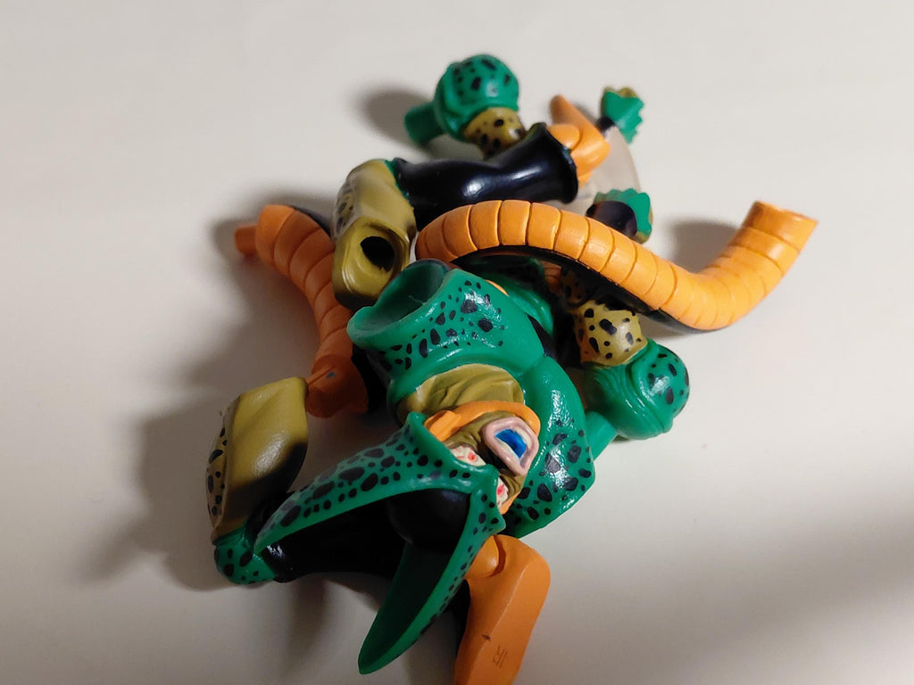 2004 HG 05 Vintage Dragon Ball Z ~ Cell 2nd form Gashapon Bandai