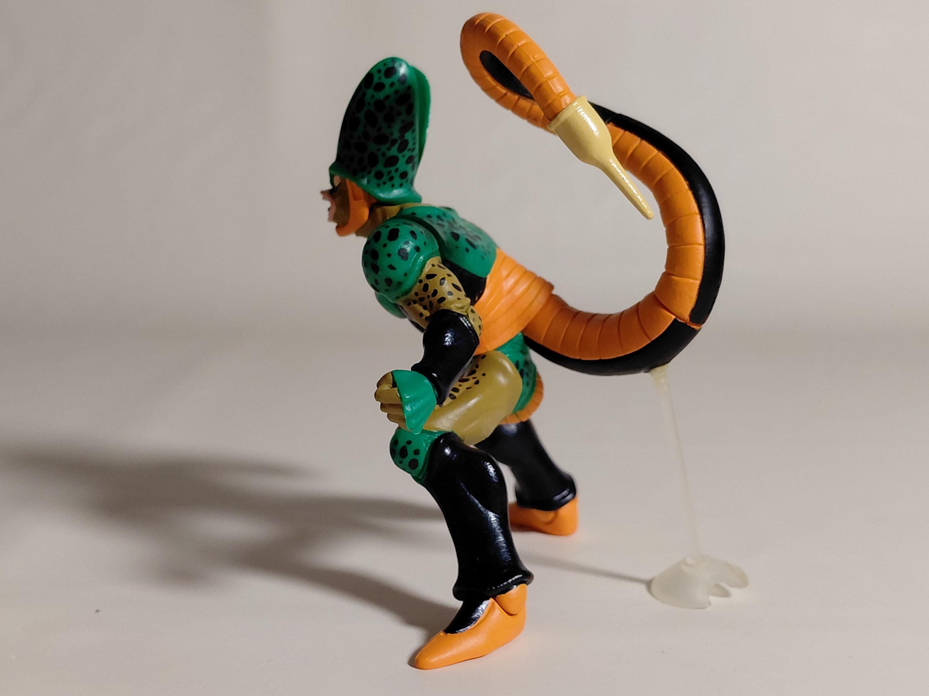 2004 HG 05 Vintage Dragon Ball Z ~ Cell 2nd form Gashapon Bandai