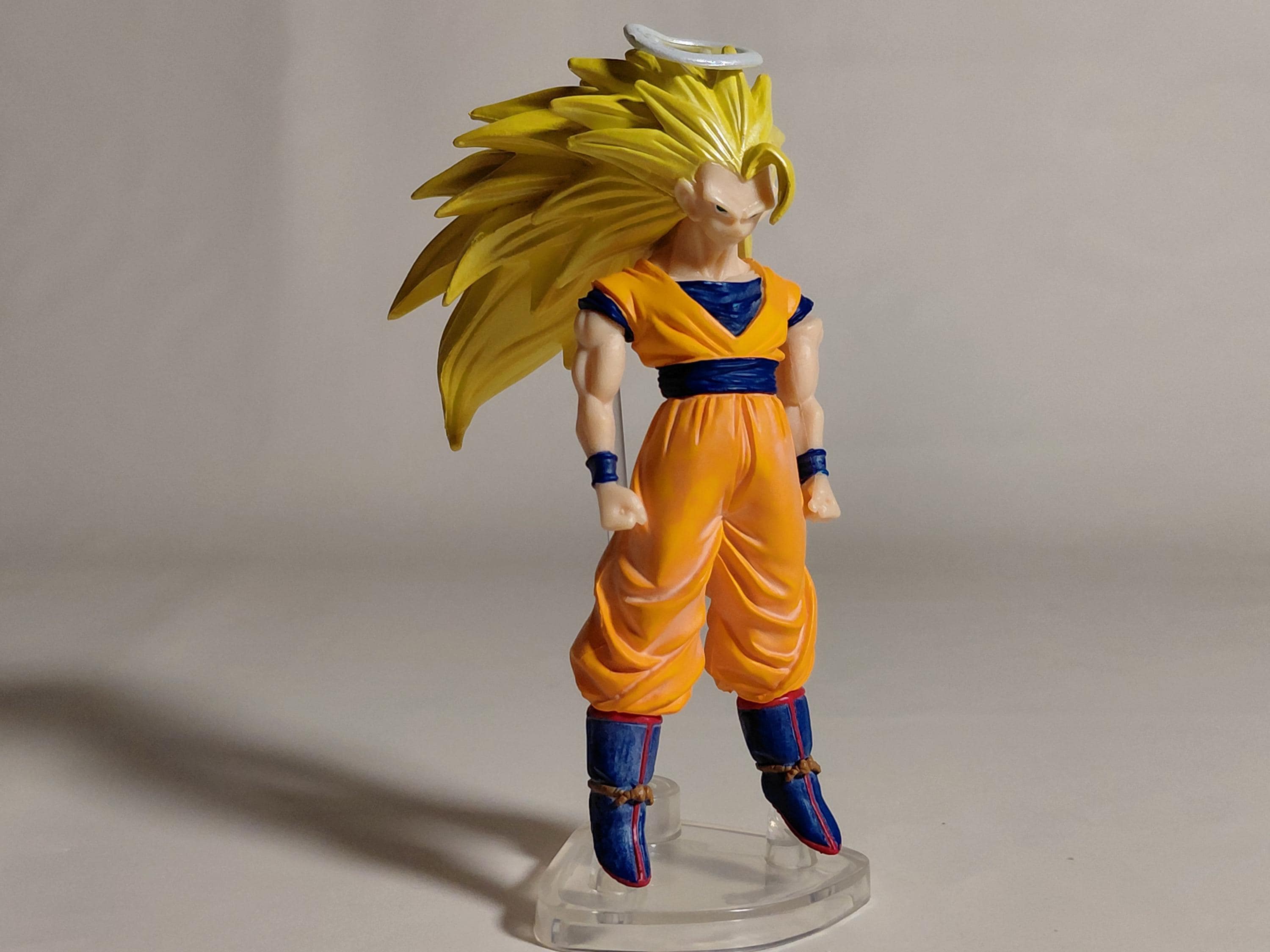 Dragon Ball Z Super Saiyan Son Goku HG Gashapon Mini Figure 2005 Bandai