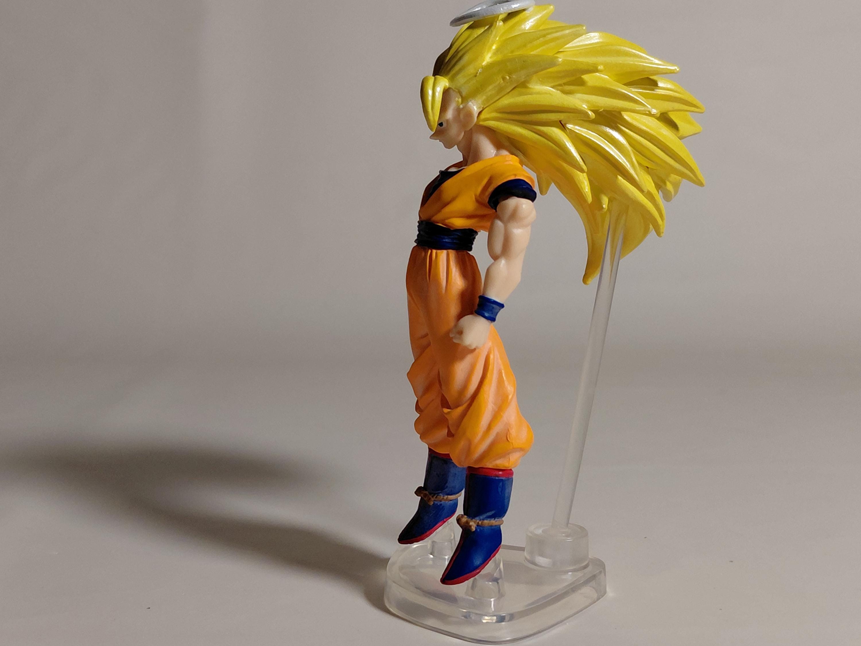 Dragon Ball Z Super Saiyan Son Goku HG Gashapon Mini Figure 2005 Bandai