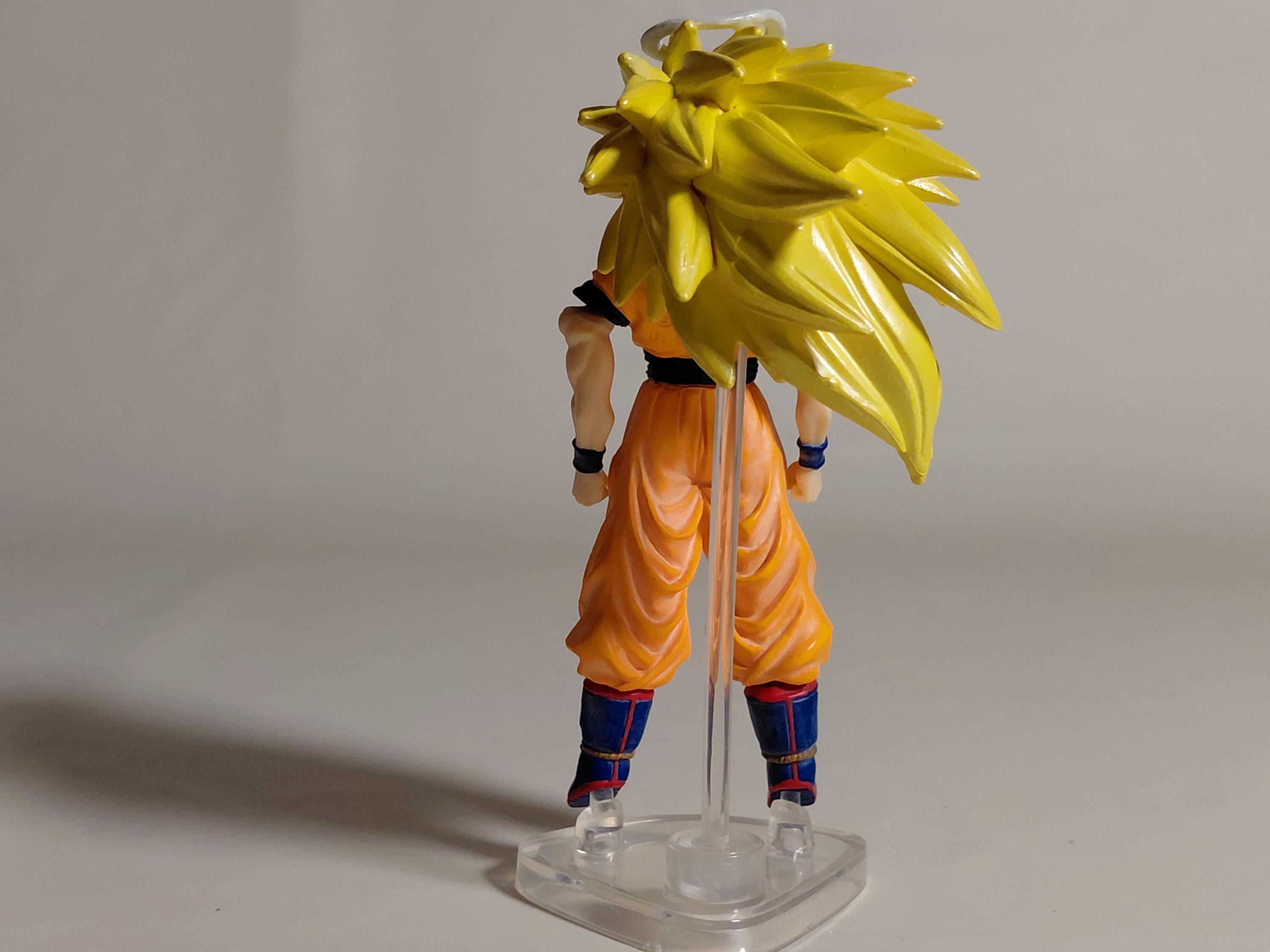 Dragon Ball Z Super Saiyan Son Goku HG Gashapon Mini Figure 2005 Bandai