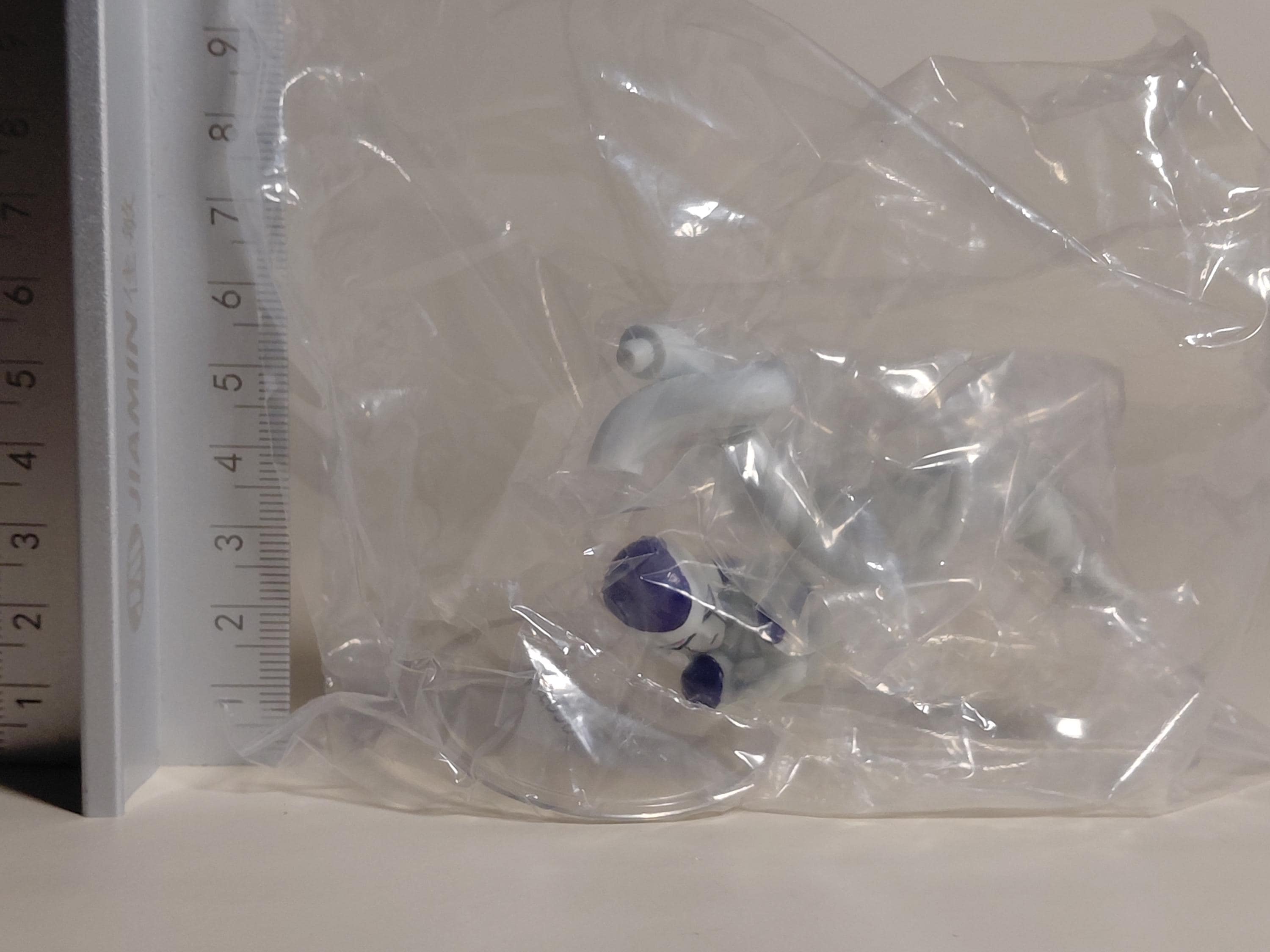 Dragon Ball Action Pose HG PLUS - Frieza (Final Form)