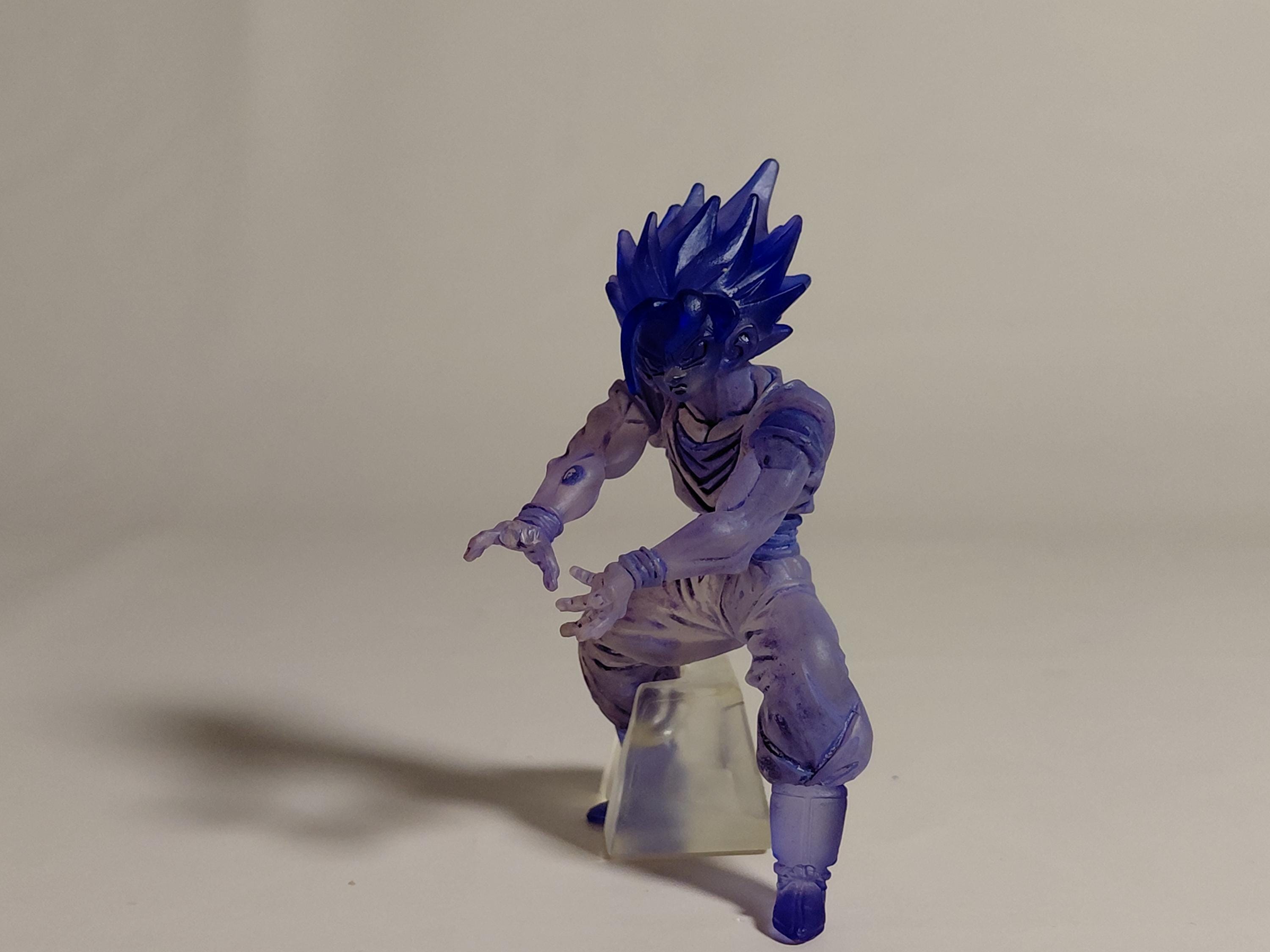 Bandai HG Dragon Ball Z 14 Super Saiyan Son Goku Clear Purple
