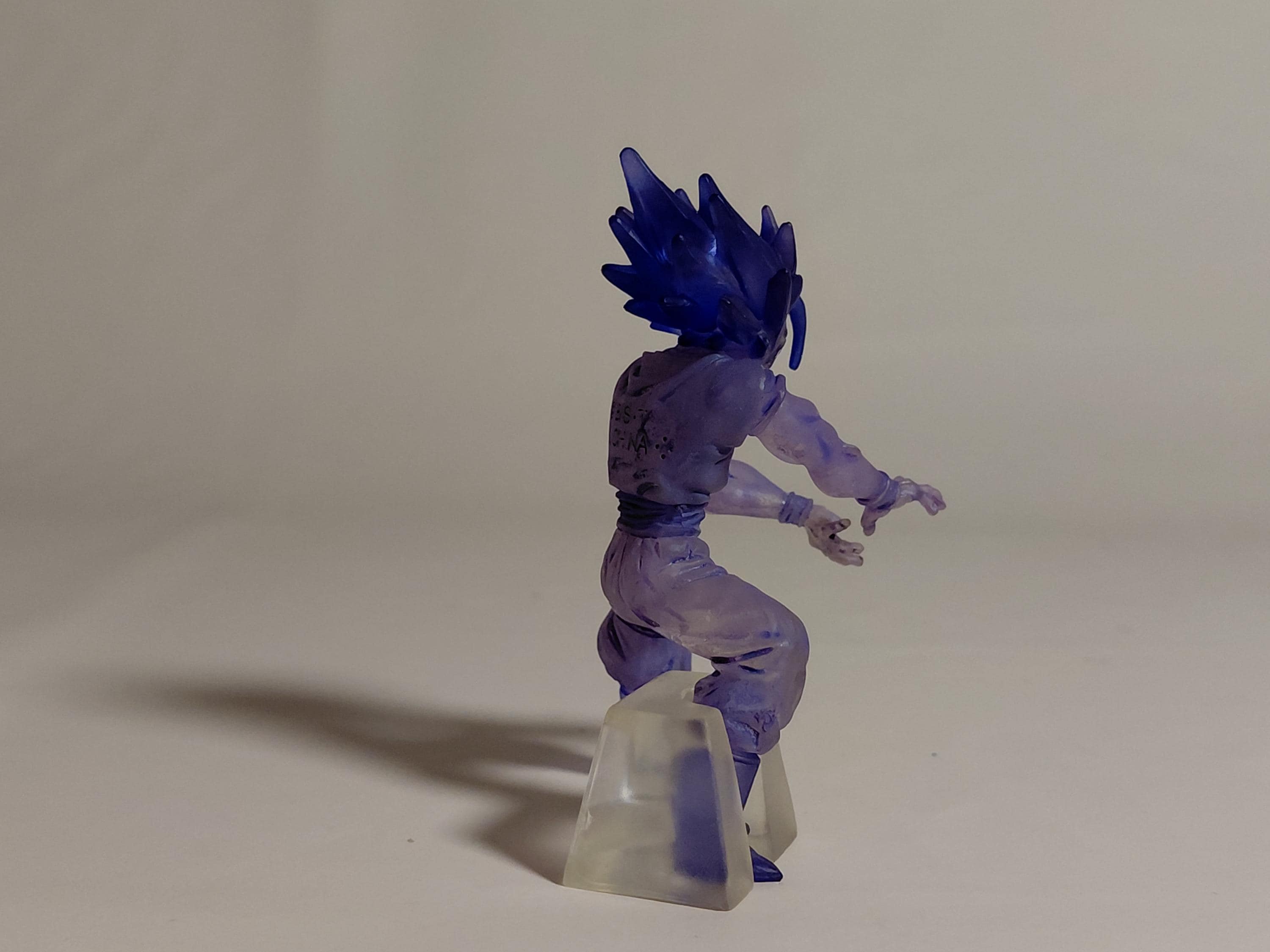 Bandai HG Dragon Ball Z 14 Super Saiyan Son Goku Clear Purple
