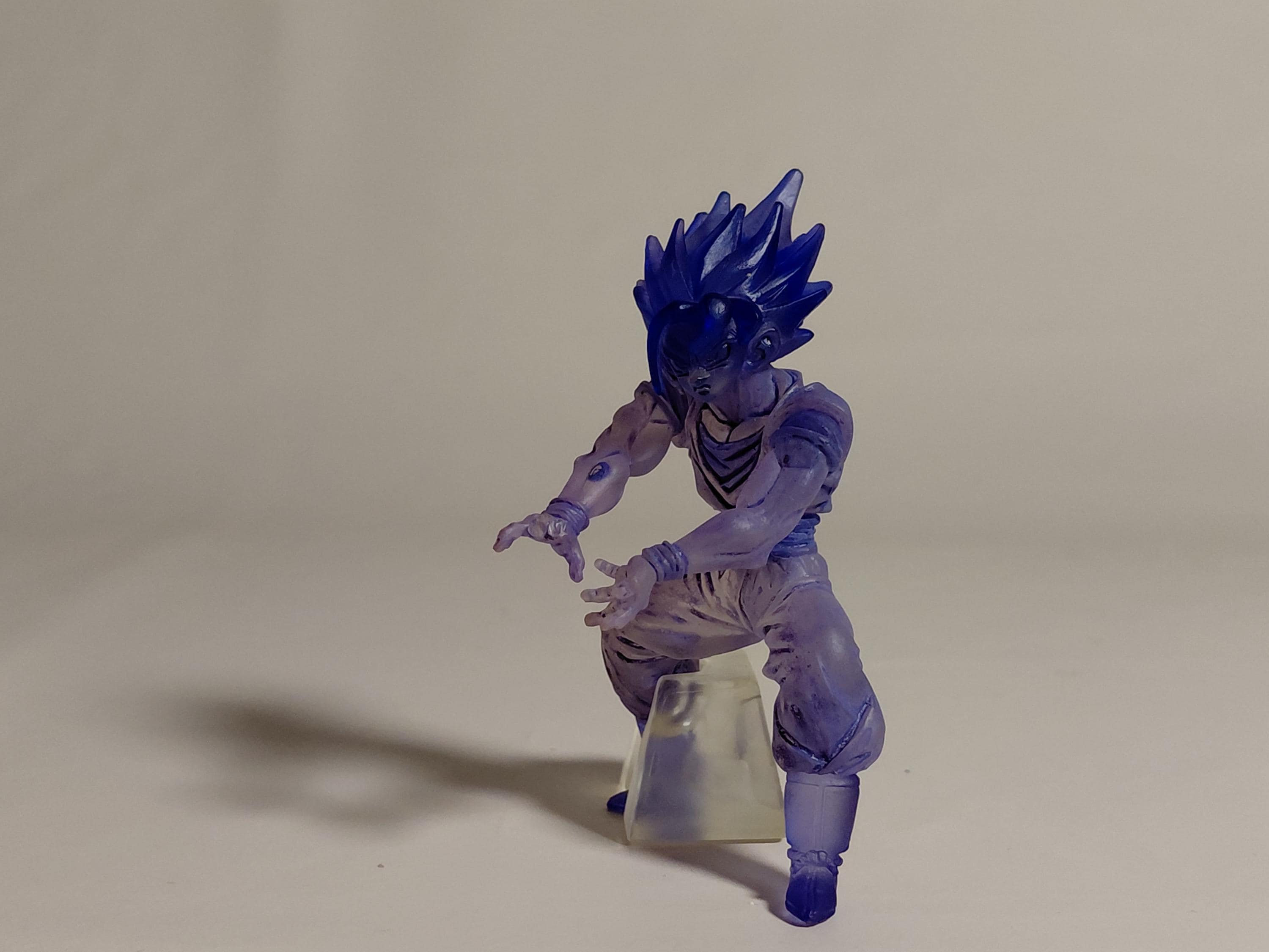 Bandai HG Dragon Ball Z 14 Super Saiyan Son Goku Clear Purple