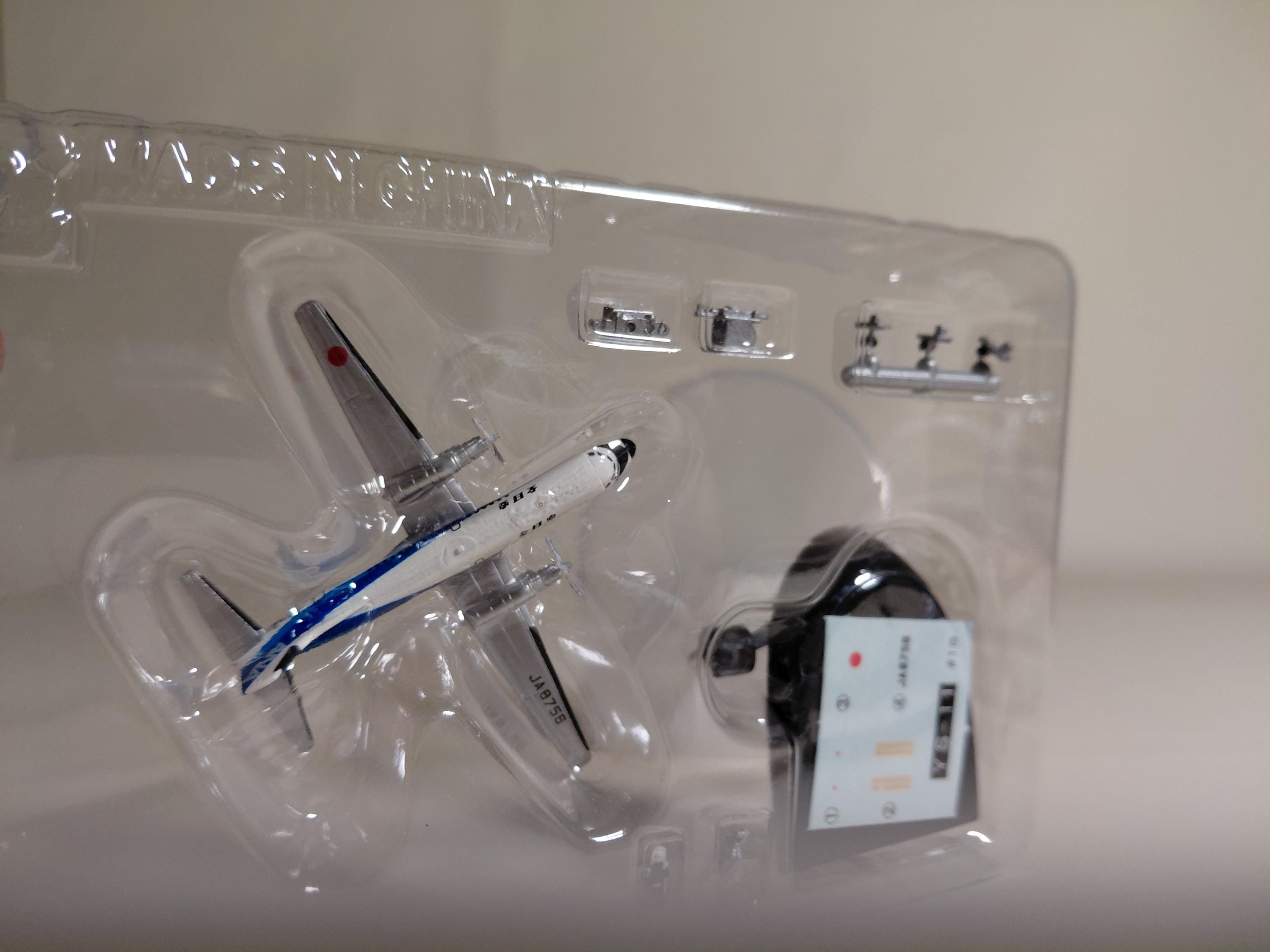 F-toys 1/500 ANA Wing Collection 2. YS-11 JA8756 Triton blue paint (#1B)
