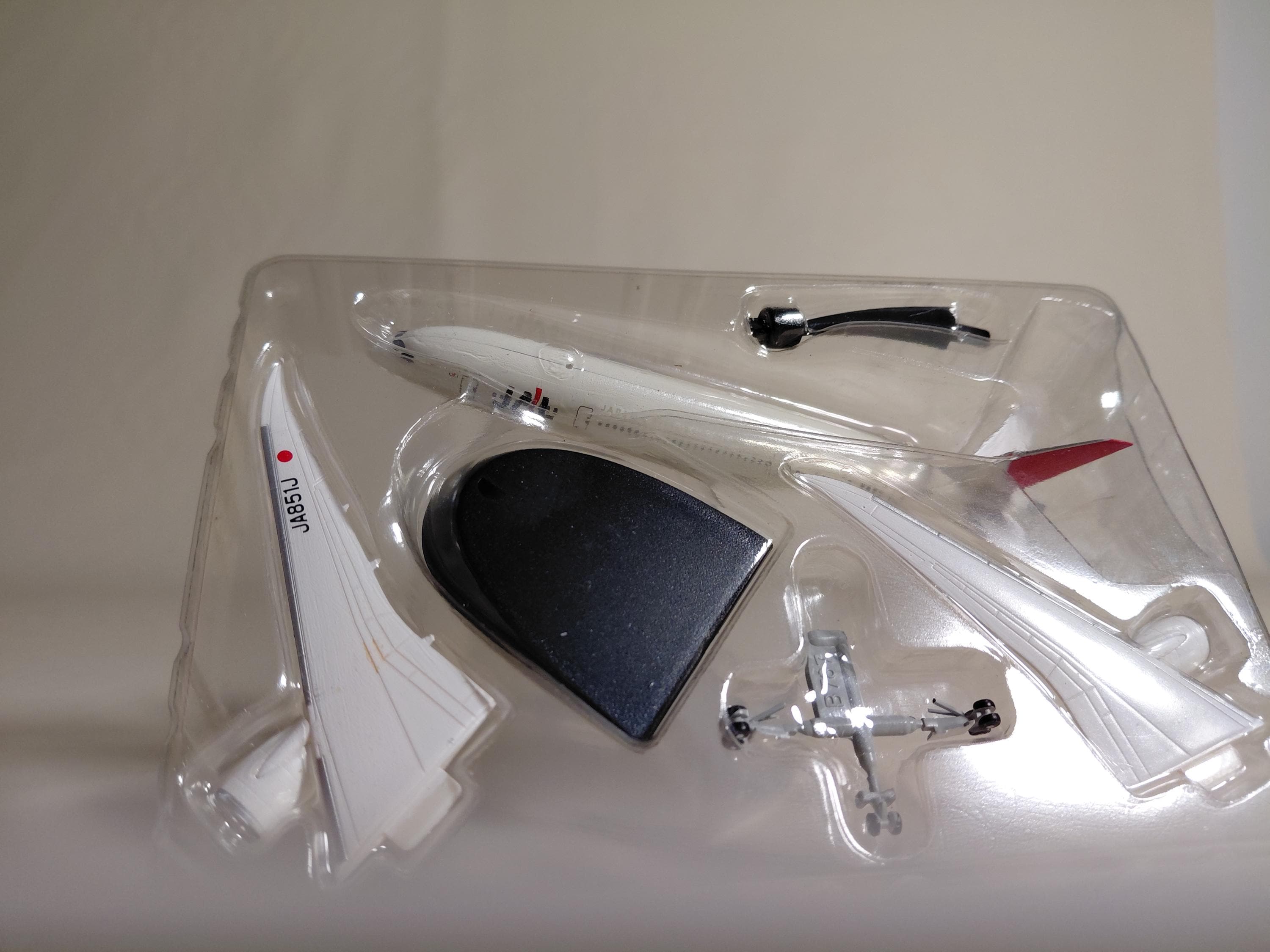 JAL Wing Collection BOEING 787-8 F-toys 1/500