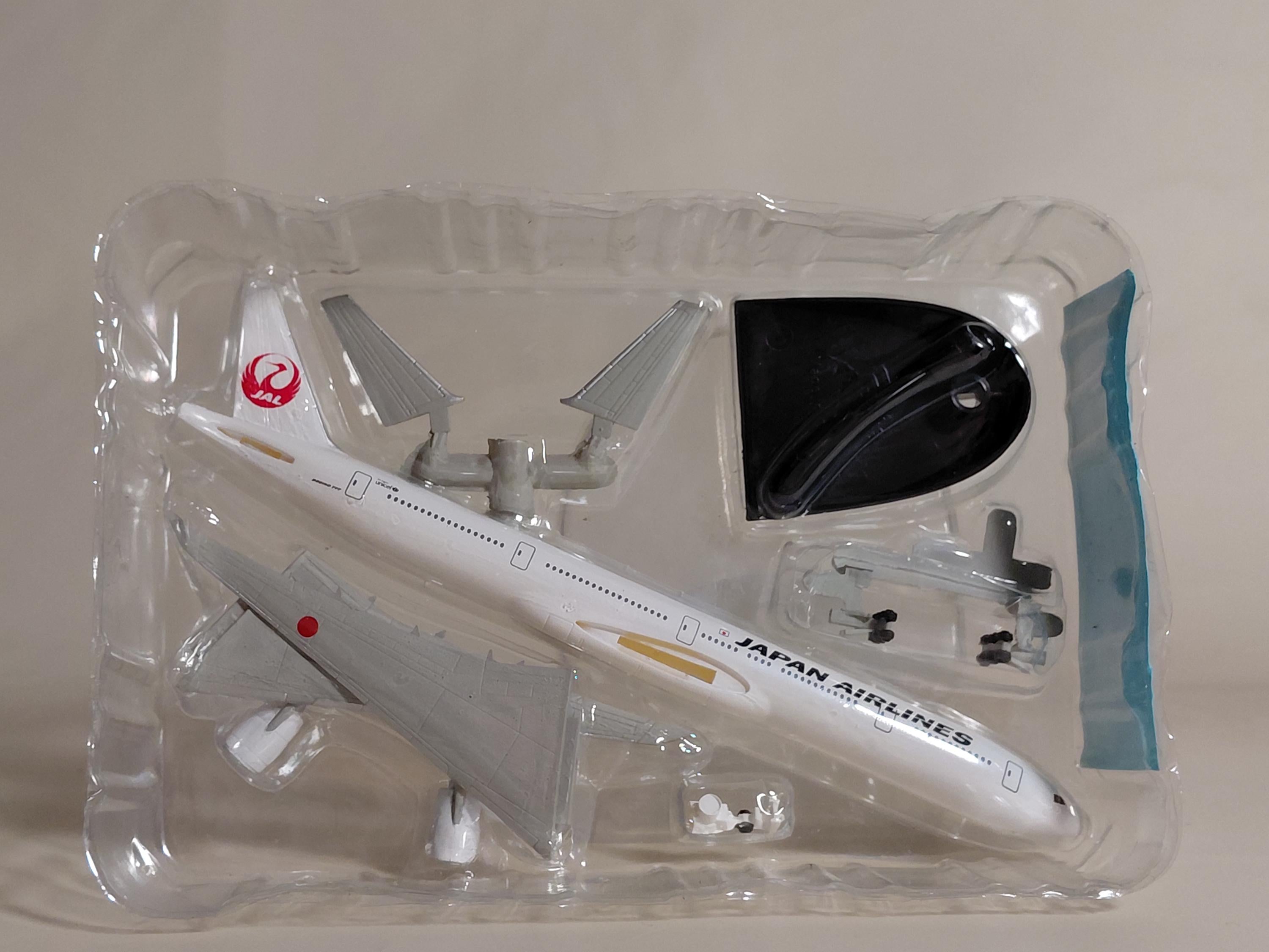F-toys 1/500 JAL Wing Collection 6 #5. Boeing B777-300ER Japan Airlines
