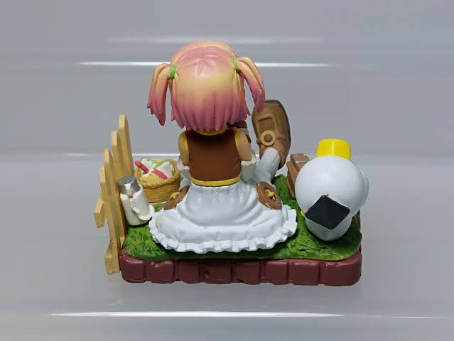 Trading Figure: Relaxing Picnic. Nijihara Ink & Ahiru Ah-kun Moetan Capsule Figure, released in 2005 Movic Gacha Gacha