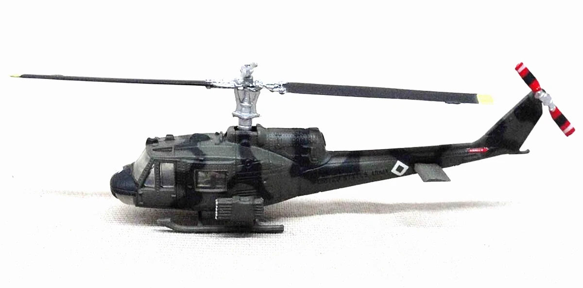 1/144 F-Toys Heliborn vol.1 #3B Bell UH-1 Iroquois Huey US Army Vietnam Helicopter
