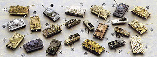 1/144 World Tank Museum Series 05-91 Germany Sd.Kfz. 251D Armored Half-track, 3-color camouflage, green base